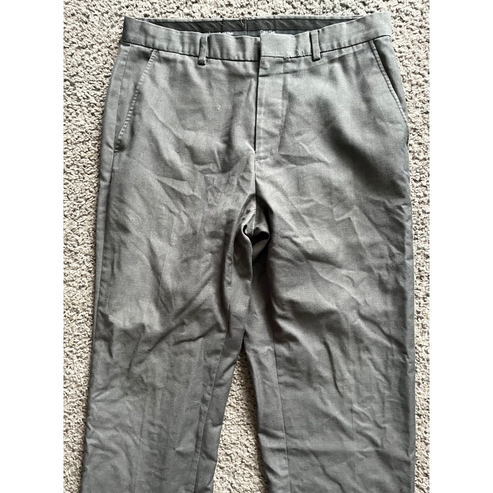 Calvin Klein Calvin Klein Mens Dress Pants Slim Flat Front 32x32 Gray Polyester/Rayon Regular 32 Inseam 32 Waist Business Mens Trousers N/A Size US 32 / EU 48 - 2 Thumbnail