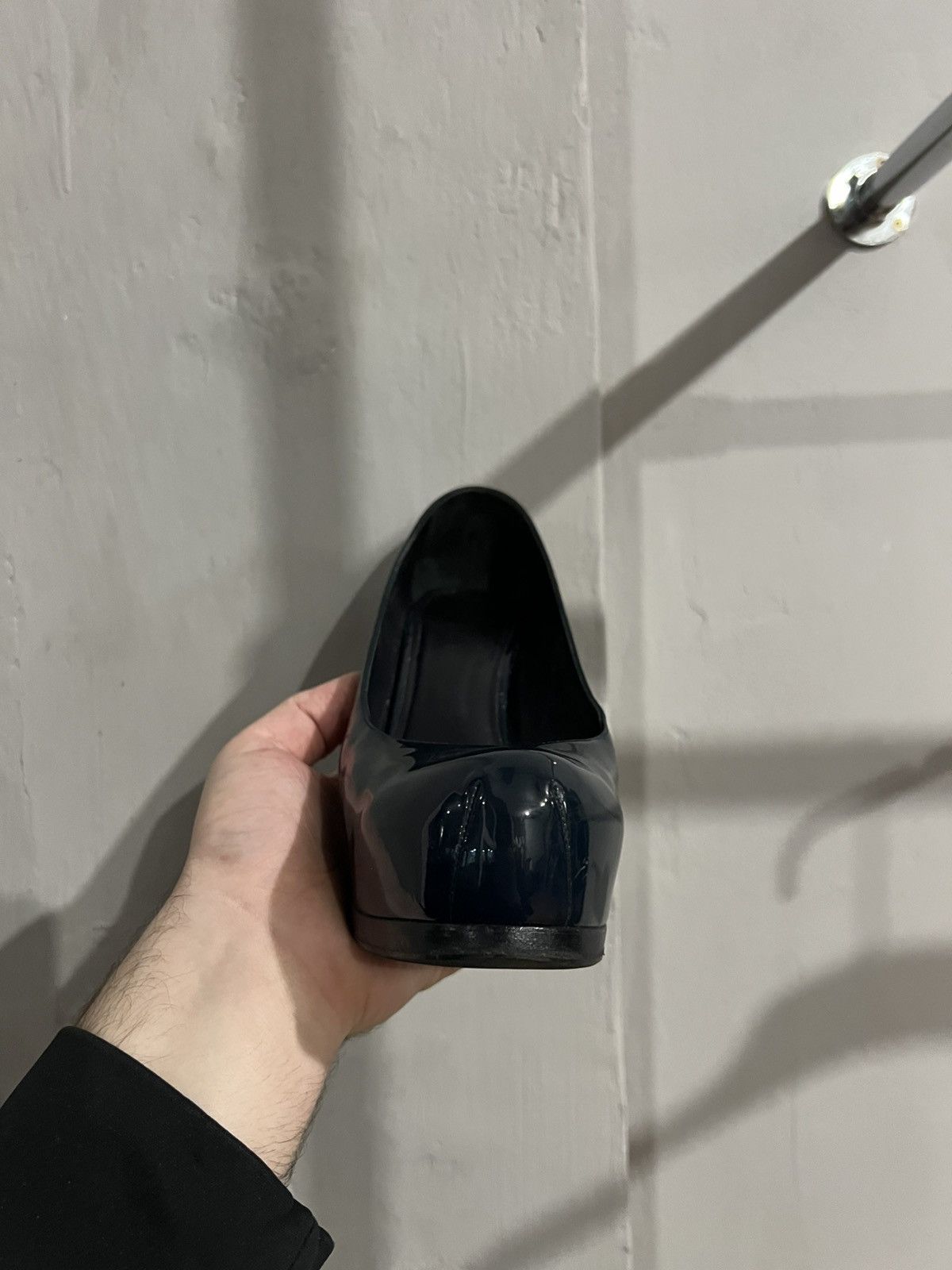 Yves Saint Laurent YSL YVES SAINT LAURENT NAVY PUMPS PATENT LEATHER HEELS 39.5 Size US 9.5 / IT 39.5 - 8 Thumbnail