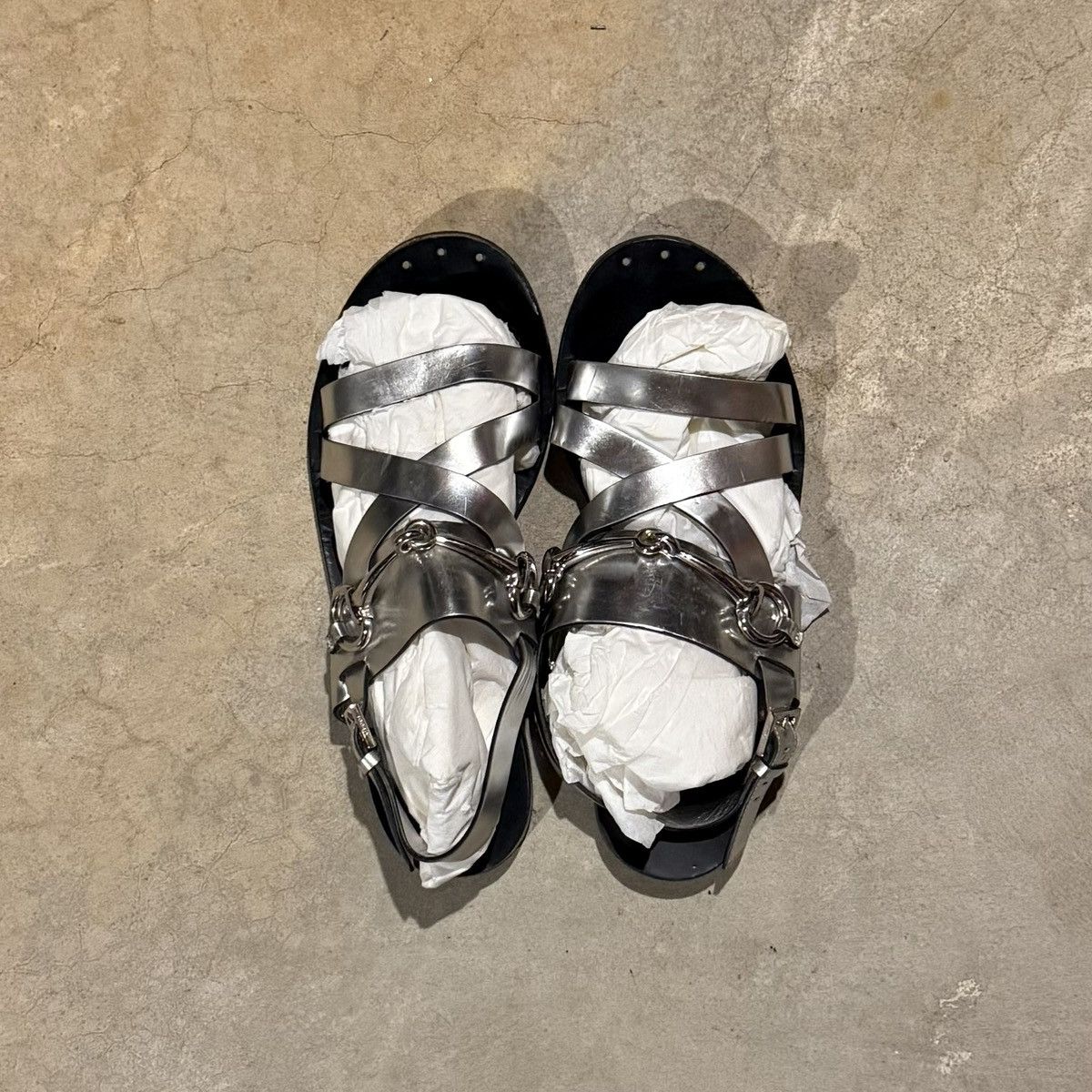 Gucci Gucci Silver Leather Horsebit Strappy Flat Sandals EU 37 Size US 7 / IT 37 - 12 Thumbnail