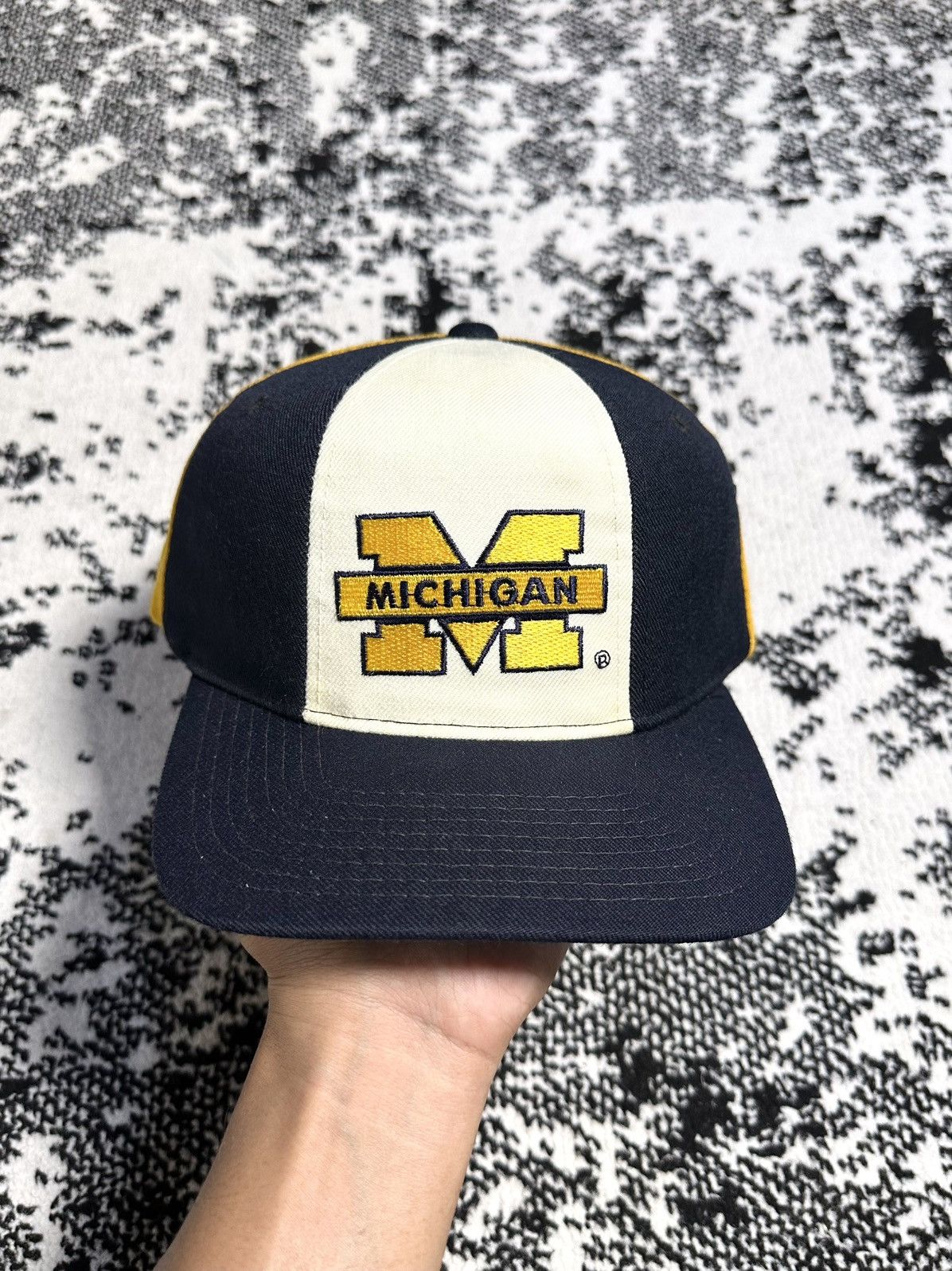 Starter Vintage Michigan Wolverines Starter Tripower Hat Size ONE SIZE - 1 Thumbnail