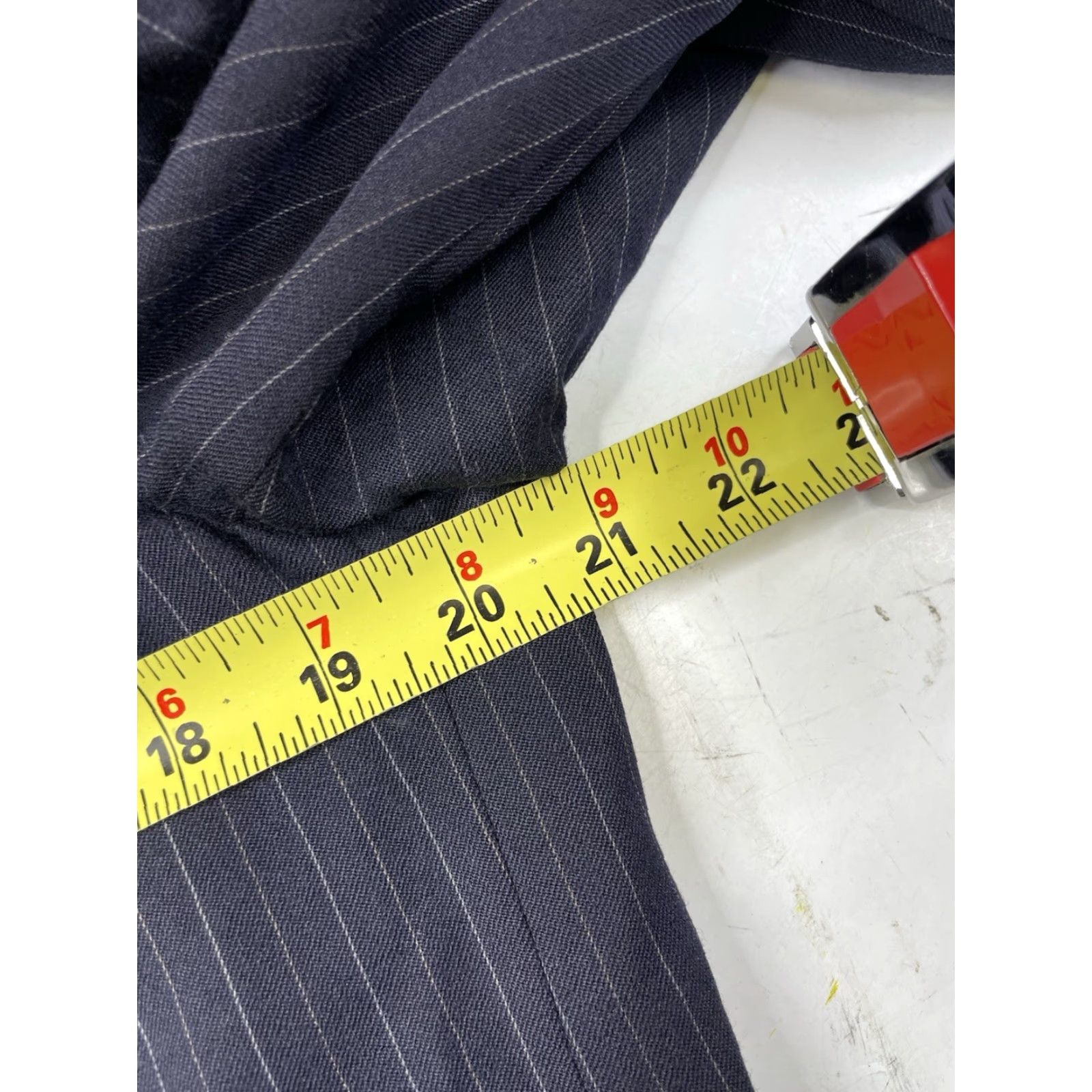 Vintage Oxxford Blazer Jacket Men 42 Athletic Dark Navy Blue Pinstripe Two-Button Single-Vented Regular Length Striped Sports Coat Coat Space Size 42R - 5 Thumbnail