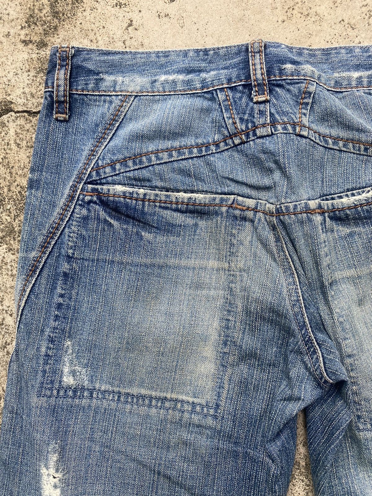 Designer × Le Grande Bleu (L.G.B.) × Marithe + Francois Girbaud Marithe Francois Girbaud Distressed Clawmark Jeans Size US 29 - 16 Thumbnail