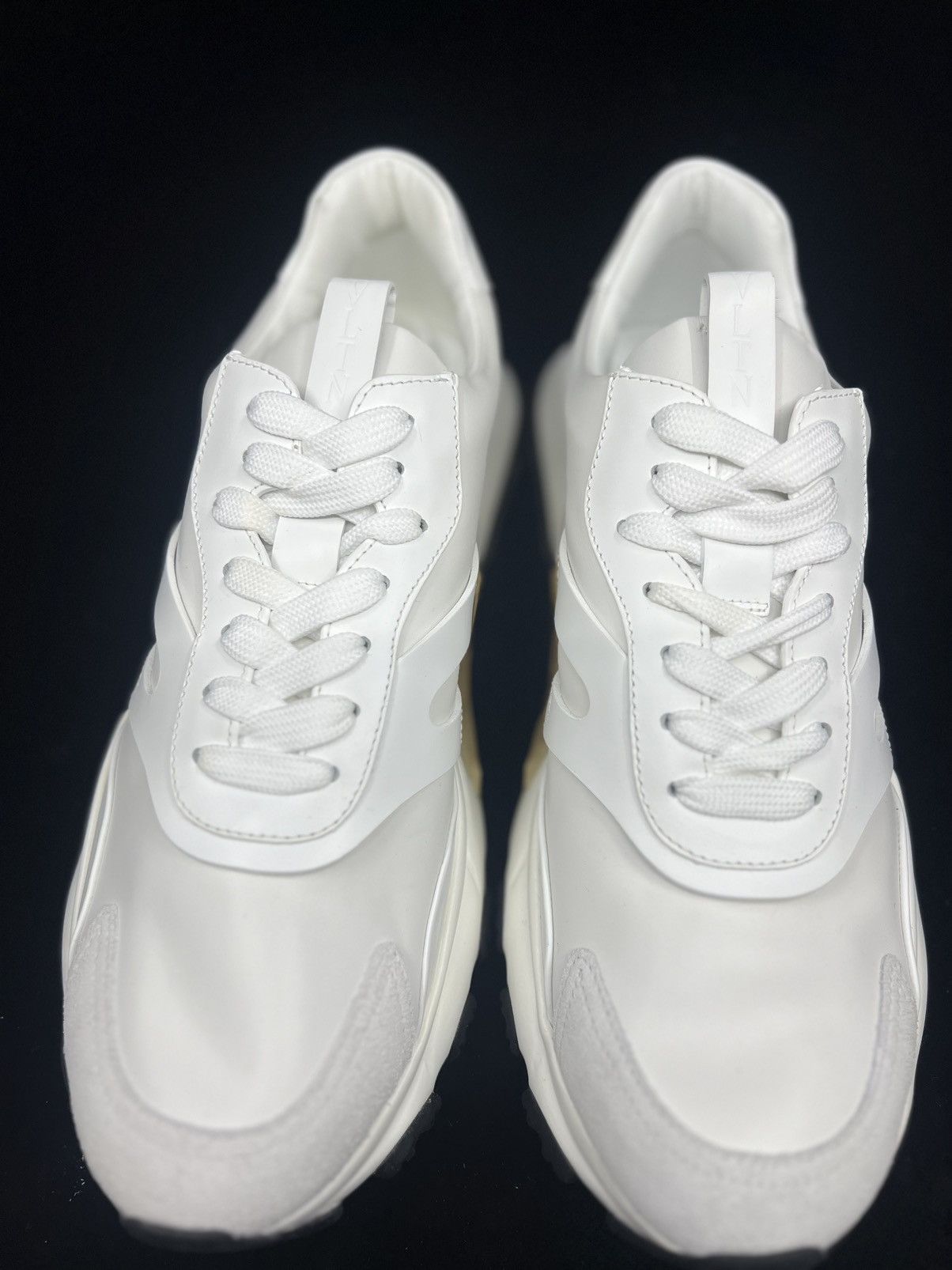 Valentino Valentino White Leather Sneaker size 42/US9 Size US 9 / EU 42 - 3 Thumbnail