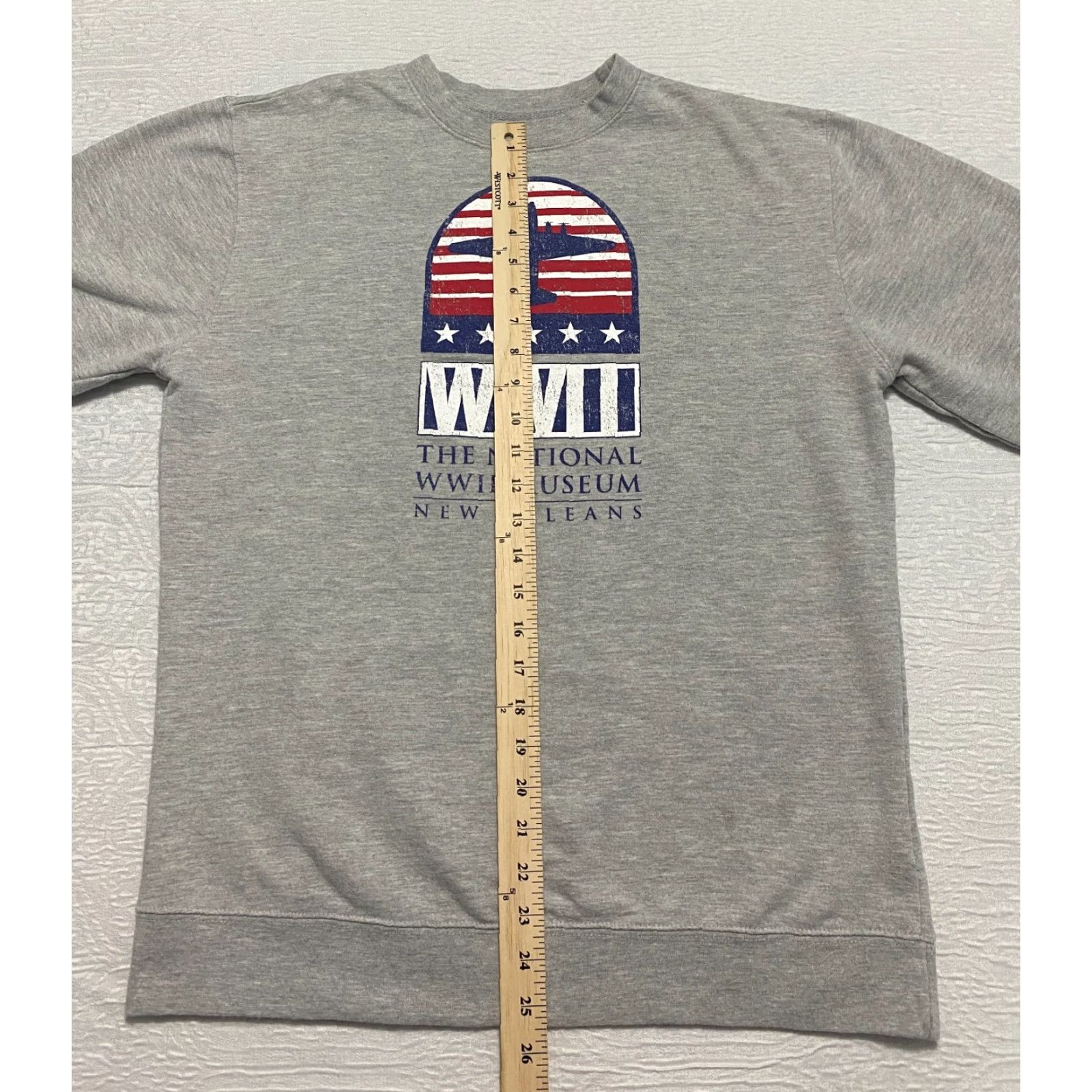 Vintage Pullover Unbranded Sweatshirt Shirt Gray Size M USA Graphic Print The National WWII Museum Pullover Gray M Unisex Adults Size US M / EU 48-50 / 2 - 3 Thumbnail