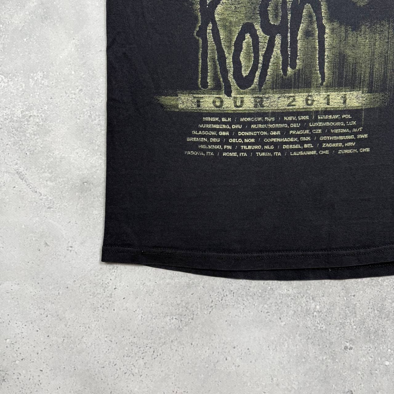 Band Tees Korn Remember Who Are You 2011 Tour Band T Shirt Faded Black Size US L / EU 52-54 / 3 - 15 Thumbnail