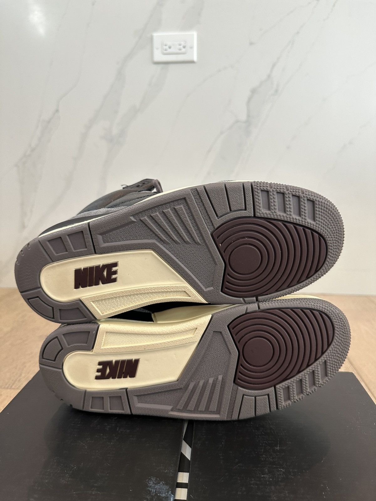 A Ma Maniere × Jordan Brand Jordan 3 Retro A Ma Maniére While You Were Sleeping Size US 9 / EU 42 - 6 Thumbnail