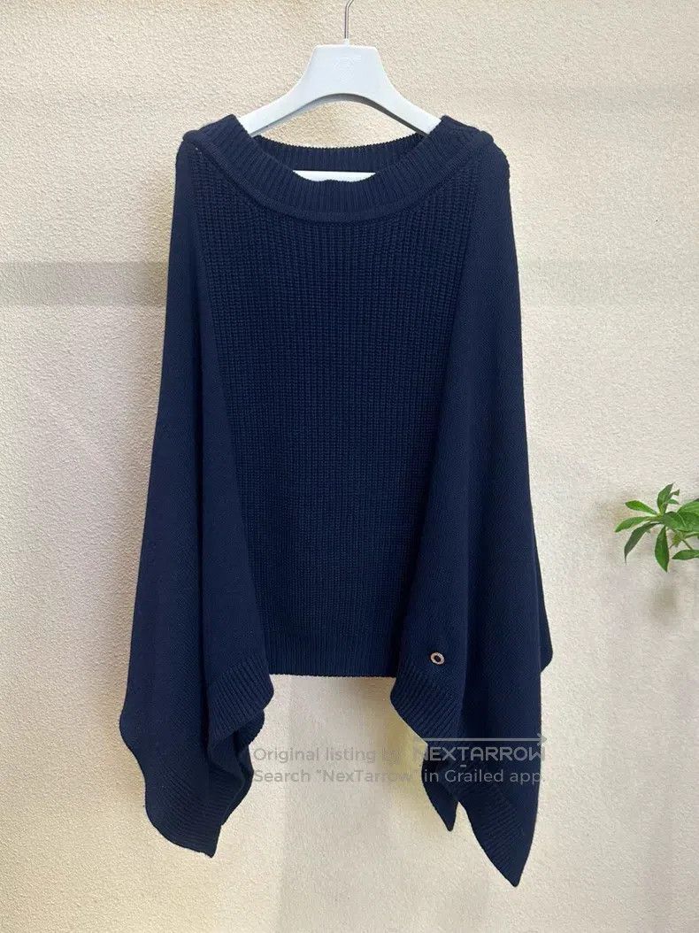 Hermes Hermes size TU Cashmere Cloak Knit Top in Dark Blue Size M / US 6-8 / IT 42-44 - 1 Thumbnail