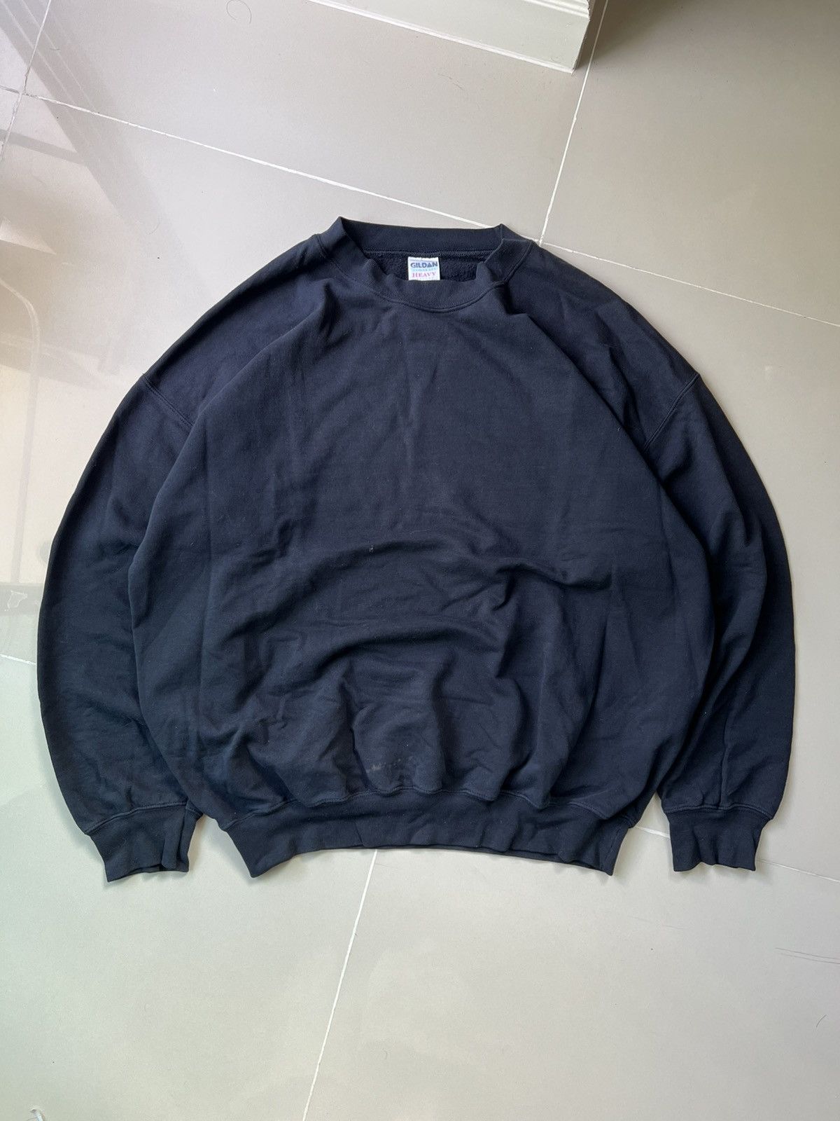 Gildan Vintage Faded Gilden Black Blank Crewneck Size US XL / EU 56 / 4 - 1 Thumbnail