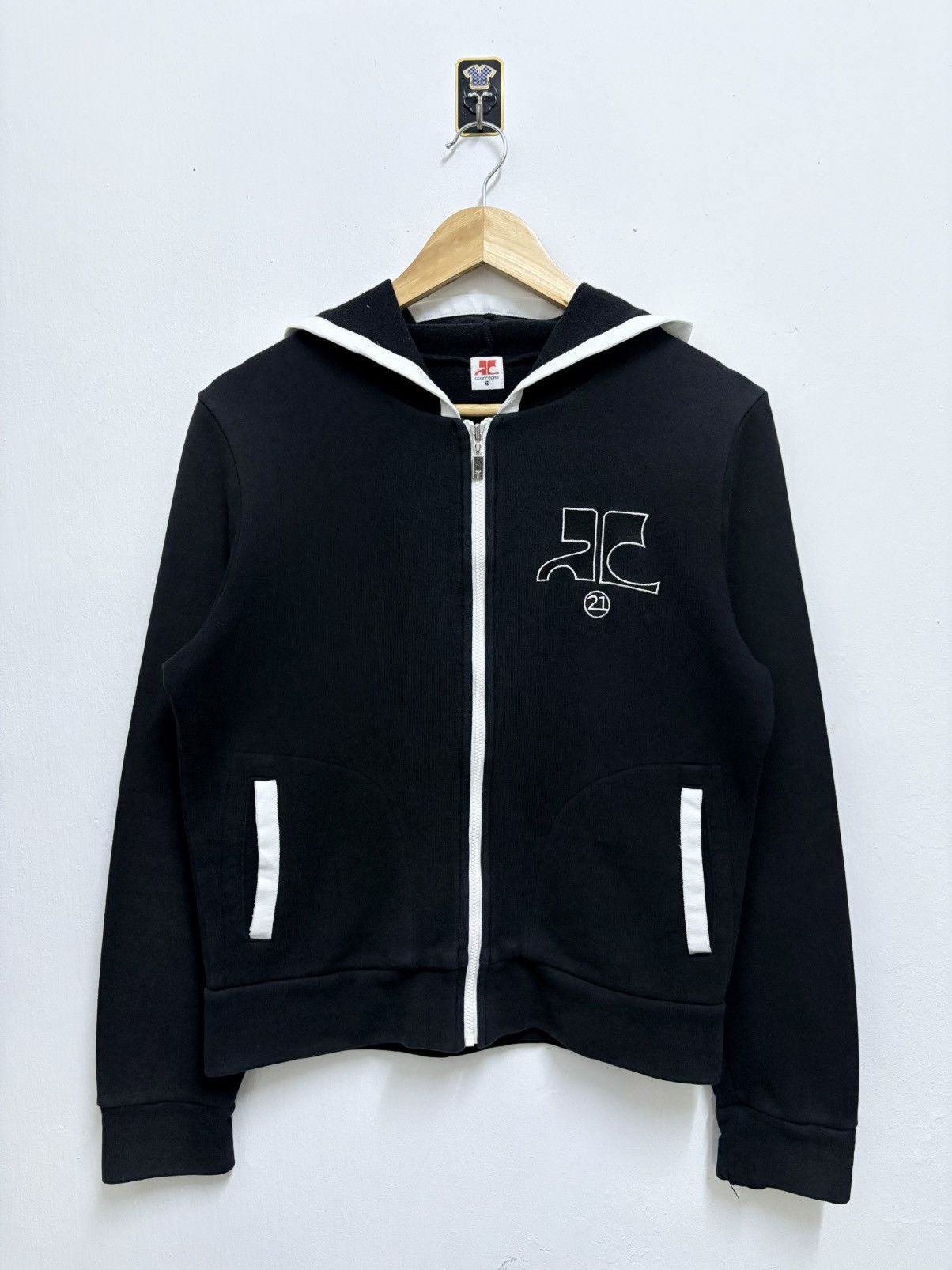 Courreges Vintage 90's Courreges 21 Black Hoodie Zipper Size M / US 6-8 / IT 42-44 - 1 Thumbnail