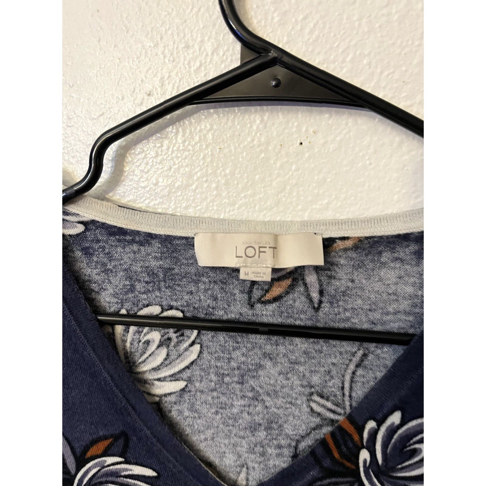 Loft Vintage LOFT Womens Sweater Tunic V-Neck Long Sleeve Floral Knit Size M Blue Size M / US 6-8 / IT 42-44 - 2 Thumbnail