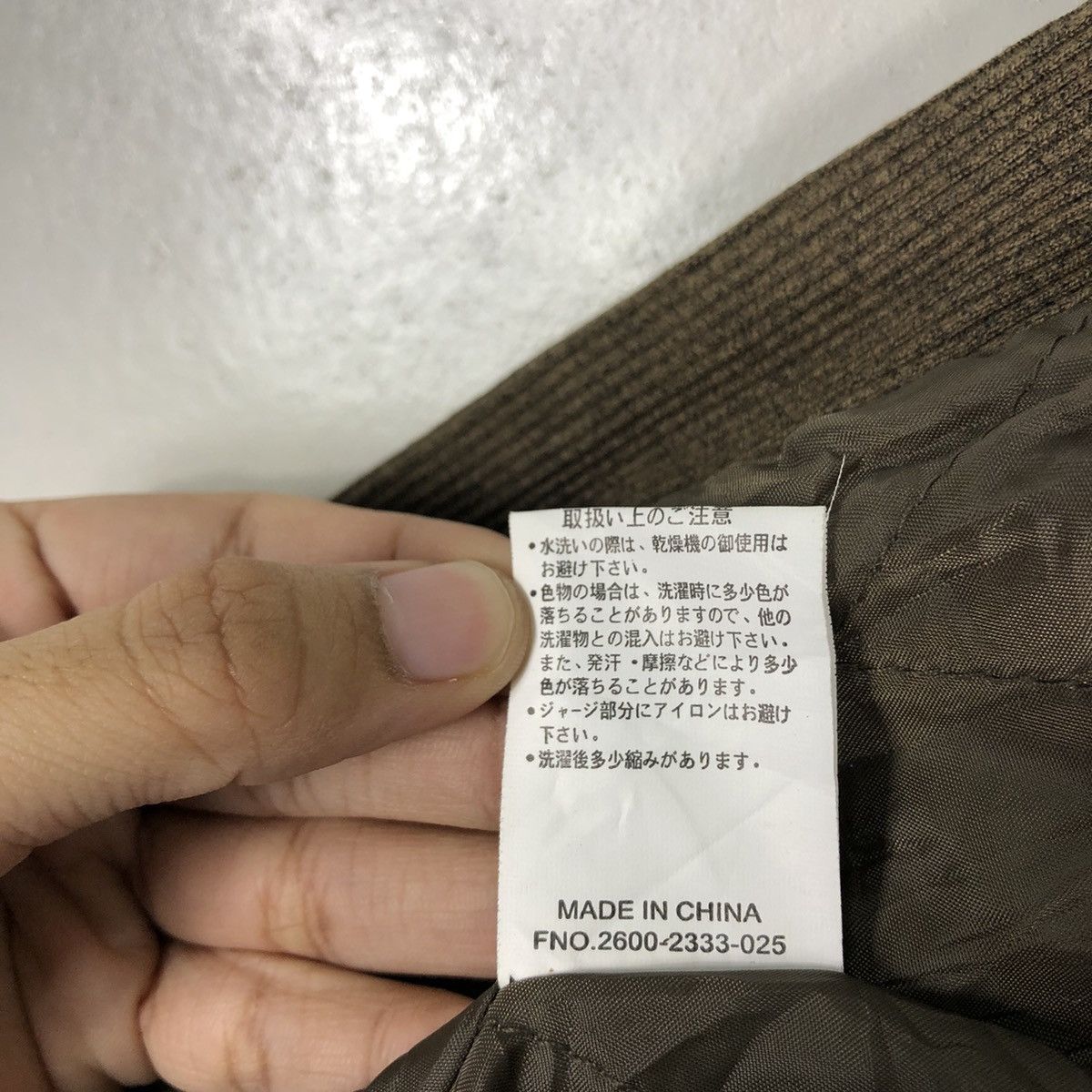 Japanese Brand 🔥90’s Navajo Aztec Design Vest Knit Gianni Valentino Italy Size US M / EU 48-50 / 2 - 14 Thumbnail