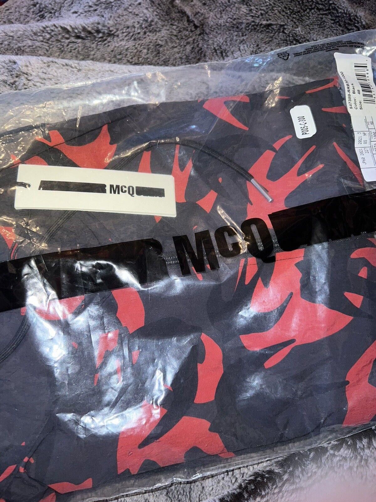 Alexander McQueen Alexander McQueen Red & Black Swallow Parka Jacket Hoodie Size US L / EU 52-54 / 3 - 5 Thumbnail