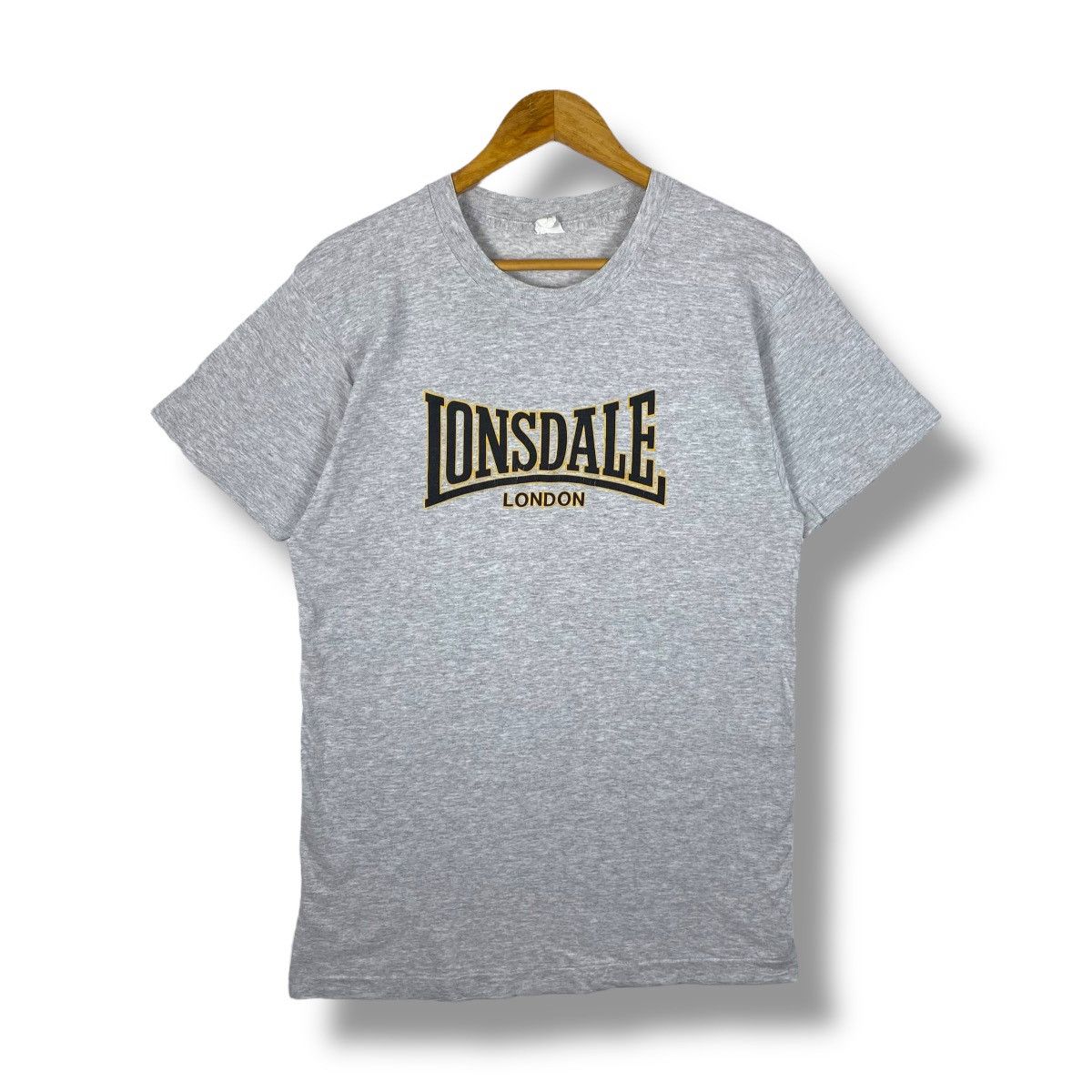 Lonsdale Vintage 80's LONSDALE LONDON Logo Graphic Tee Shirt Medium Size US M / EU 48-50 / 2 - 1 Thumbnail