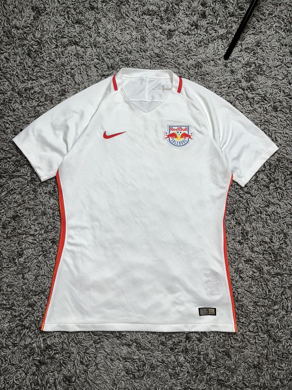 Nike NIKE RED BULL SALZBURG 2016/2017 PLAYER ISSUE SOCCER JERSEY Size US L / EU 52-54 / 3 - 1 Thumbnail