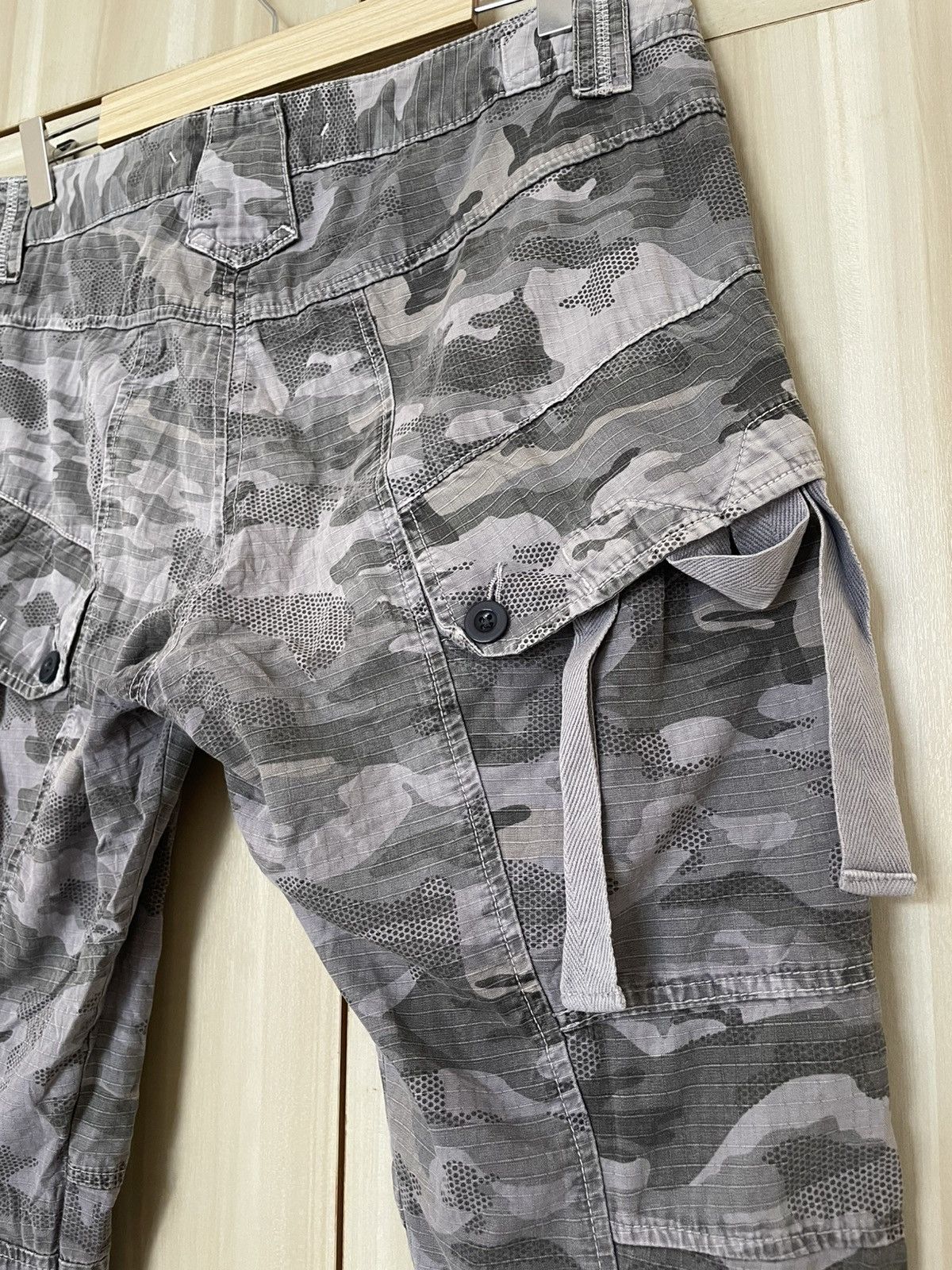 Marithe + Francois Girbaud Archive Girbaud Tactical Cargo Grey Camo Cropped Pants Size US 33 - 7 Thumbnail