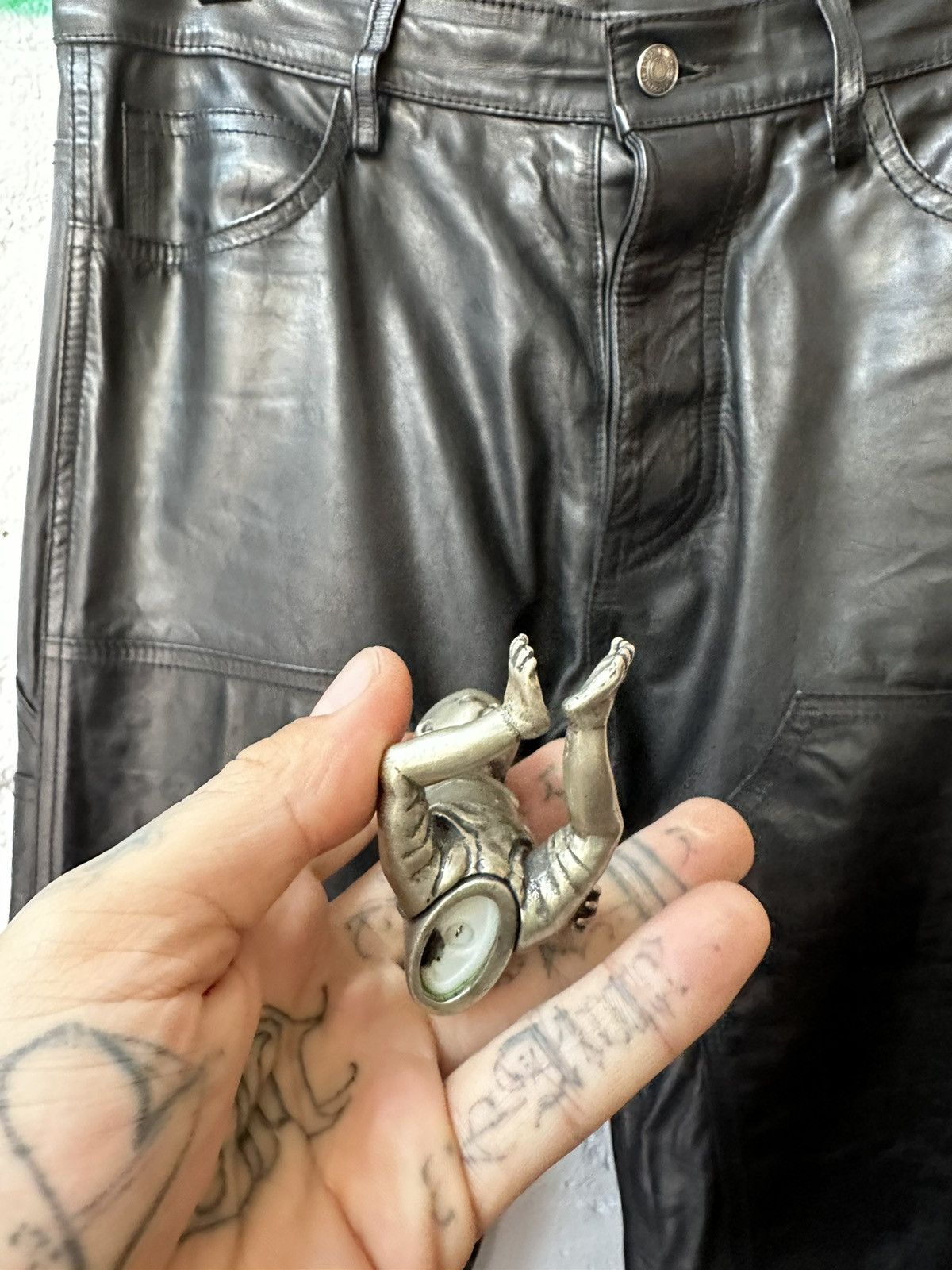 Enfants Riches Deprimes ERD CRYING CRACK BABY HEAD ON FIRE TABLE LIGHTER Size ONE SIZE - 7 Thumbnail