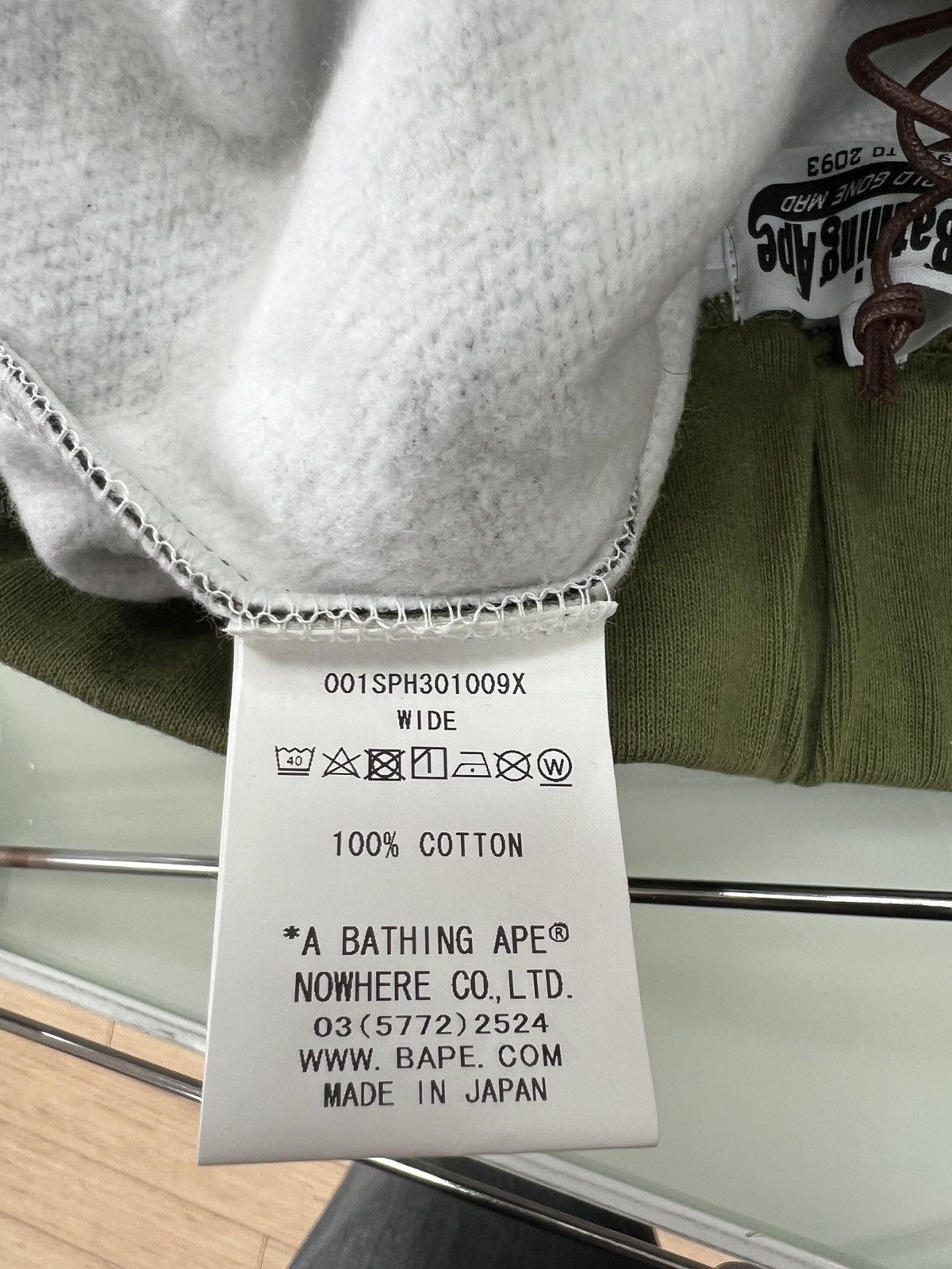 Bape 1ST CAMO SHARK WIDE SWEAT SHORTS Size US 38 / EU 54 - 5 Thumbnail