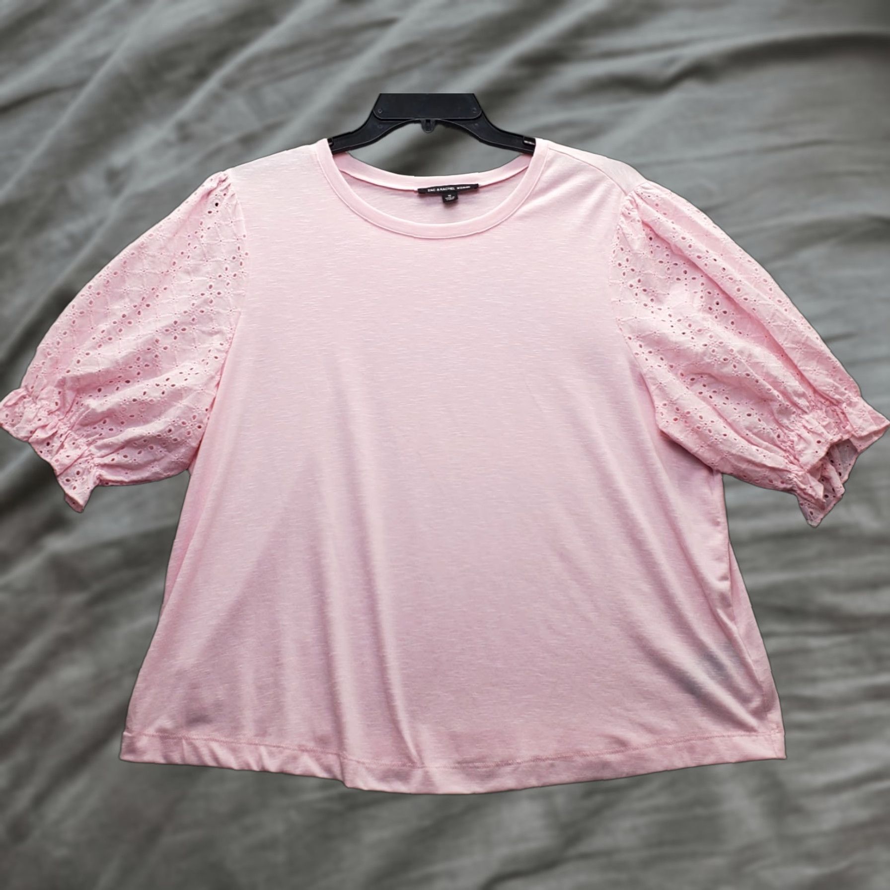 Vintage Zac & Rachel Blouse Womens 1X Pink Eyelet Balloon Sleeve Round Neck Pullover Shirt Womens 1X Pink Eyelet Balloon Sleeve Round Neck Pullover Size XL / US 12-14 / IT 48-50 - 1 Thumbnail