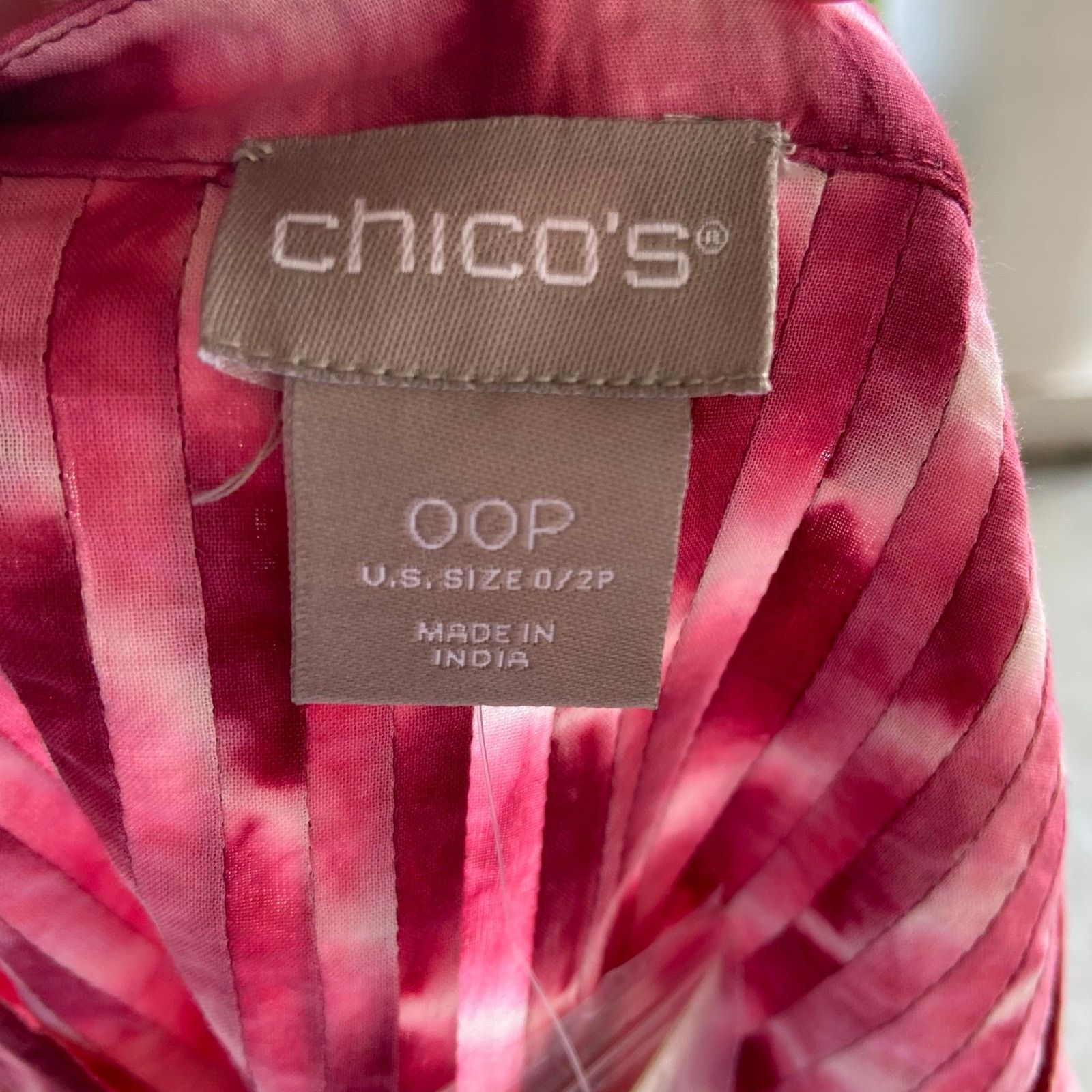 Chicos Chico's Petite Tie Dye Pintuck Peasant Blouse Deep Cherry Size XS / US 0-2 / IT 36-38 - 8 Thumbnail