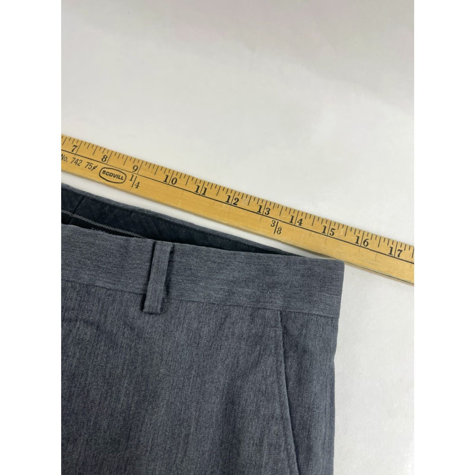 Express Express Dress Pants Men's 30/32 Gray Flat Front Hemmed 31.5" Express Pants Dress Pants Mens Gray Flat Front 30/32 Regular Inseam 32" Size US 31 - 4 Thumbnail