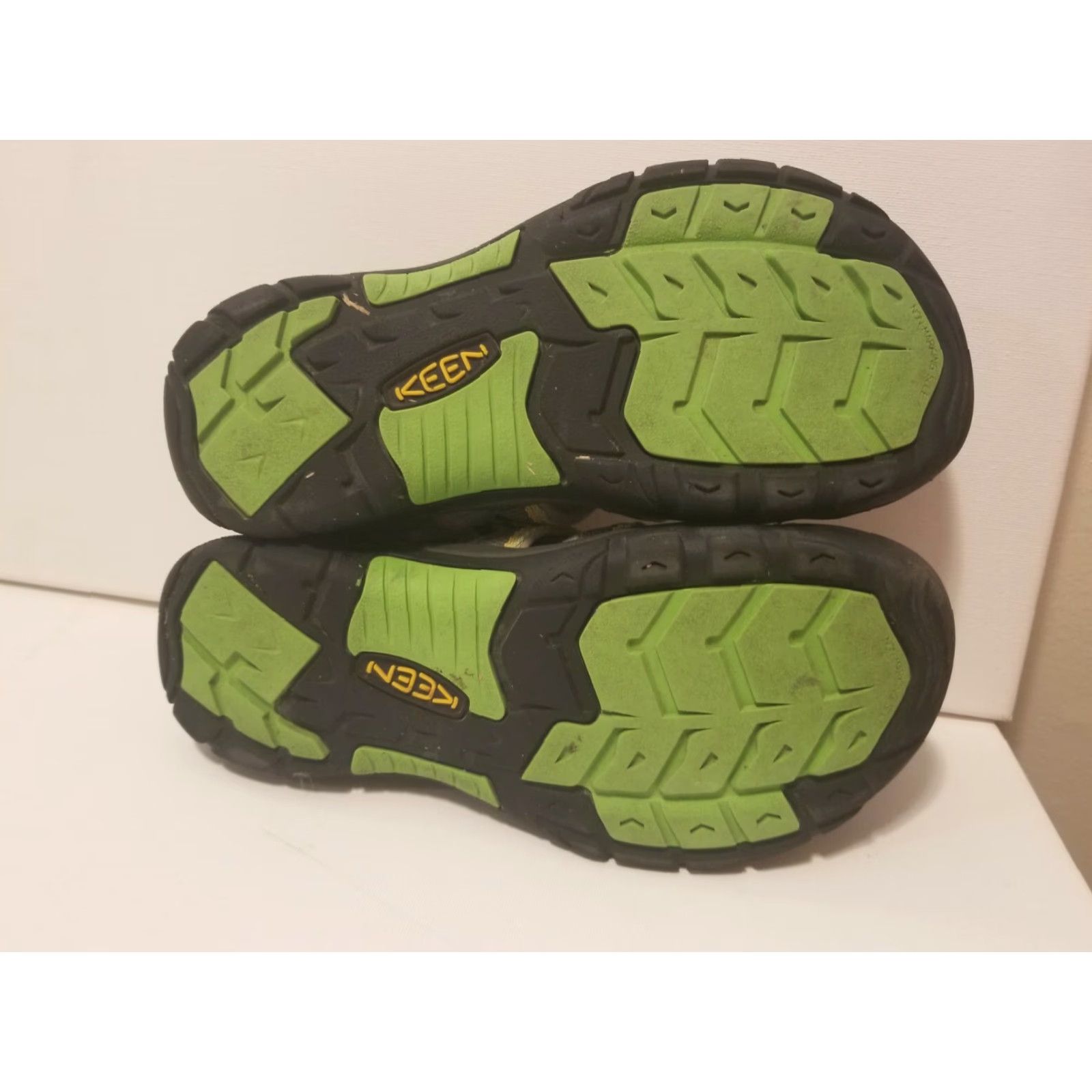 KEEN Keen Womens Sandals Waterproof Grey Green Yellow Black Size 6 Size US 6 / IT 36 - 6 Thumbnail