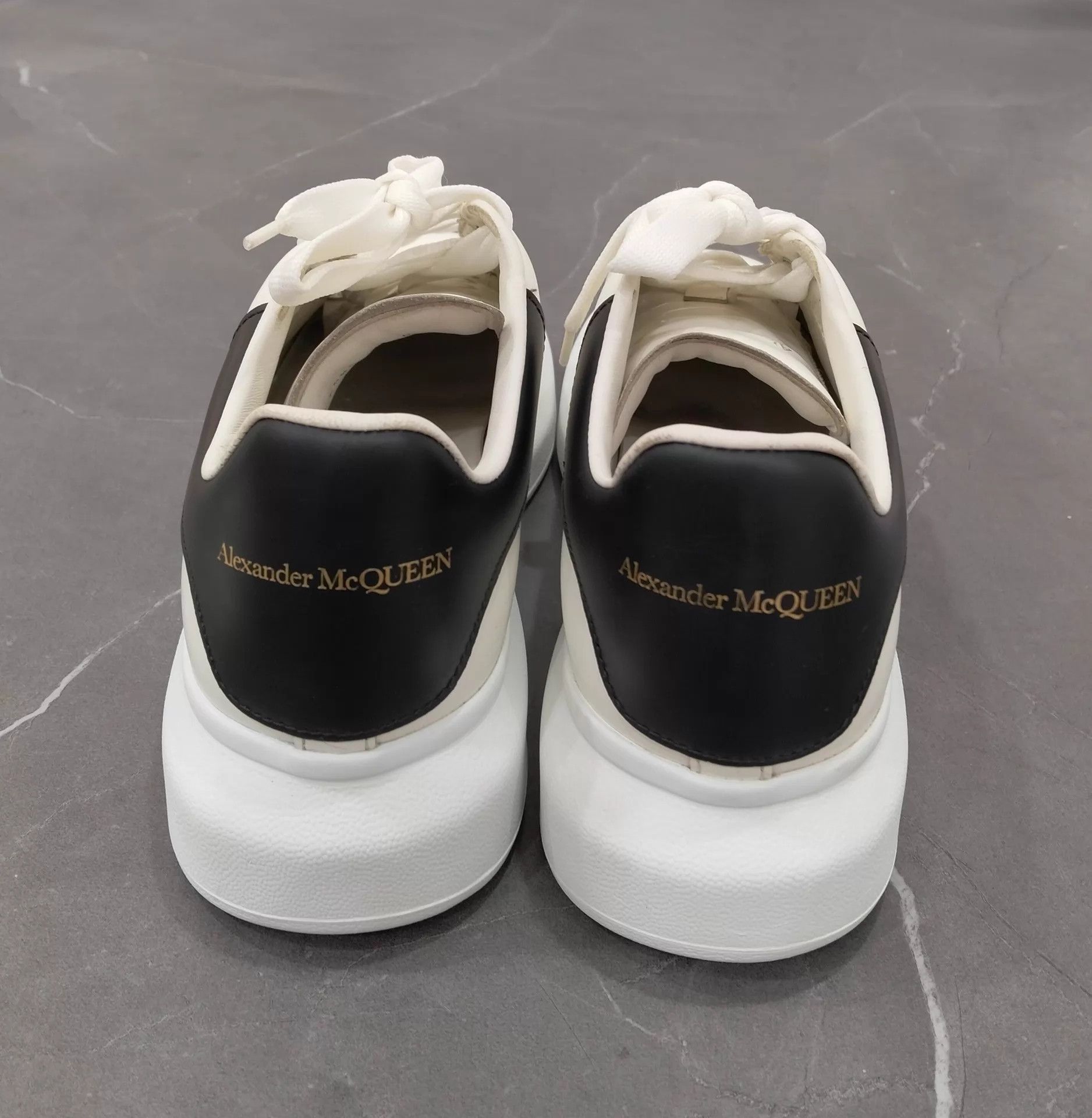 Alexander McQueen Alexander McQueen white sneakers EUR 39 Size US 6.5 / EU 39-40 - 5 Thumbnail