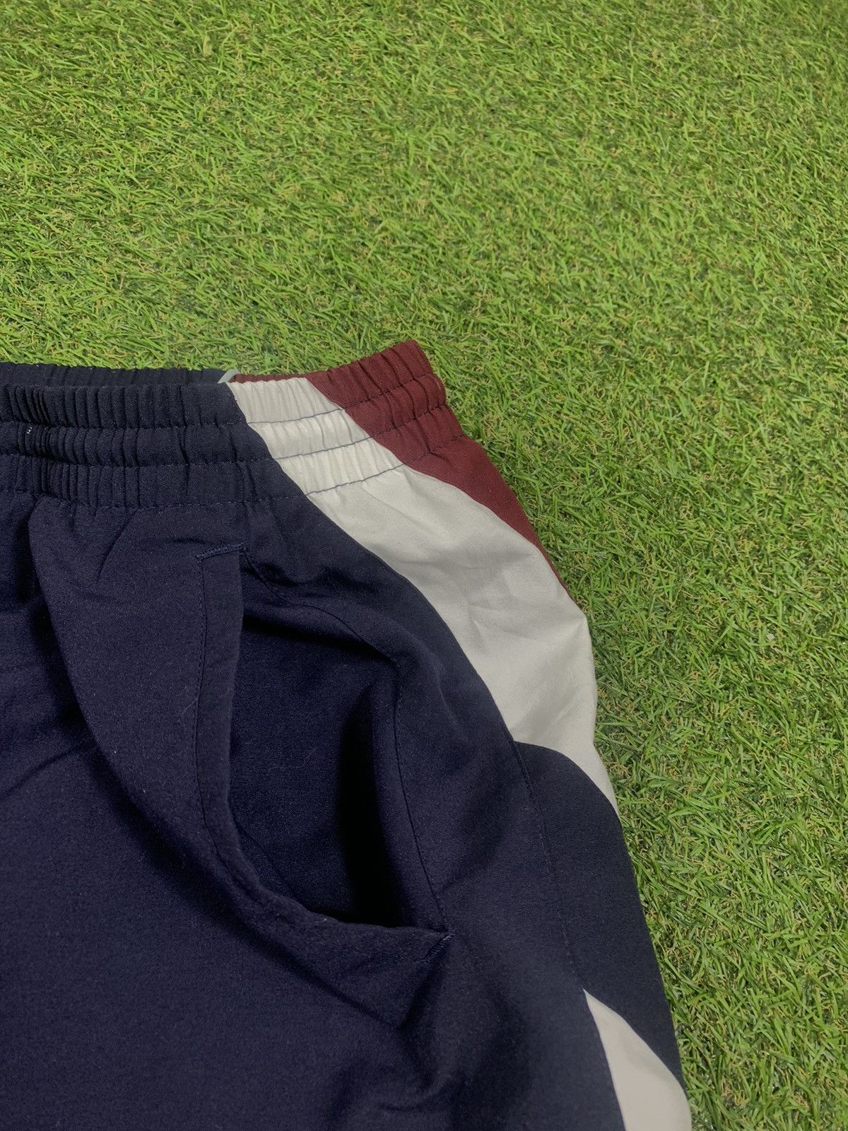 Adidas Vintage 90s Adidas shorts streetwear style size L Size US 34 / EU 50 - 2 Thumbnail