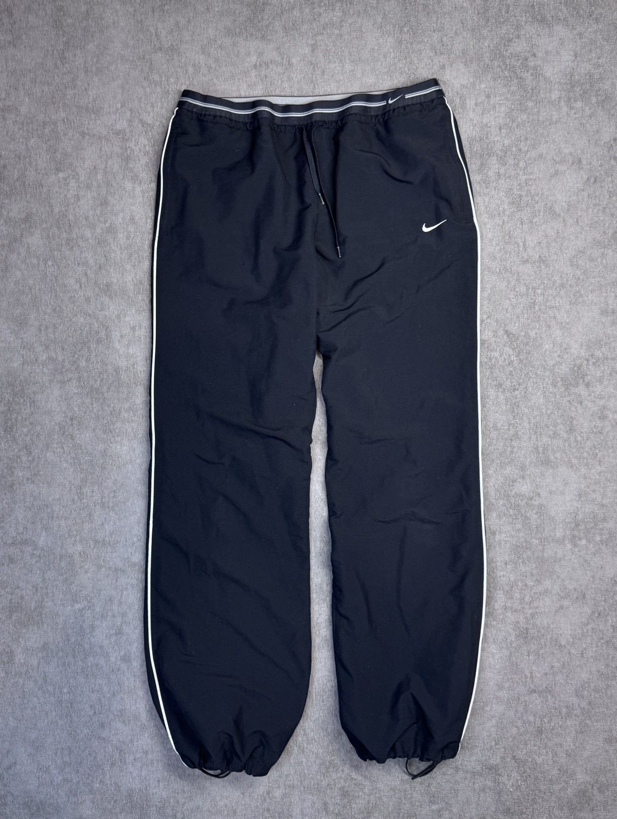 Nike Y2K Nike nylon track pants joggers vintage Size US 32 / EU 48 - 1 Thumbnail
