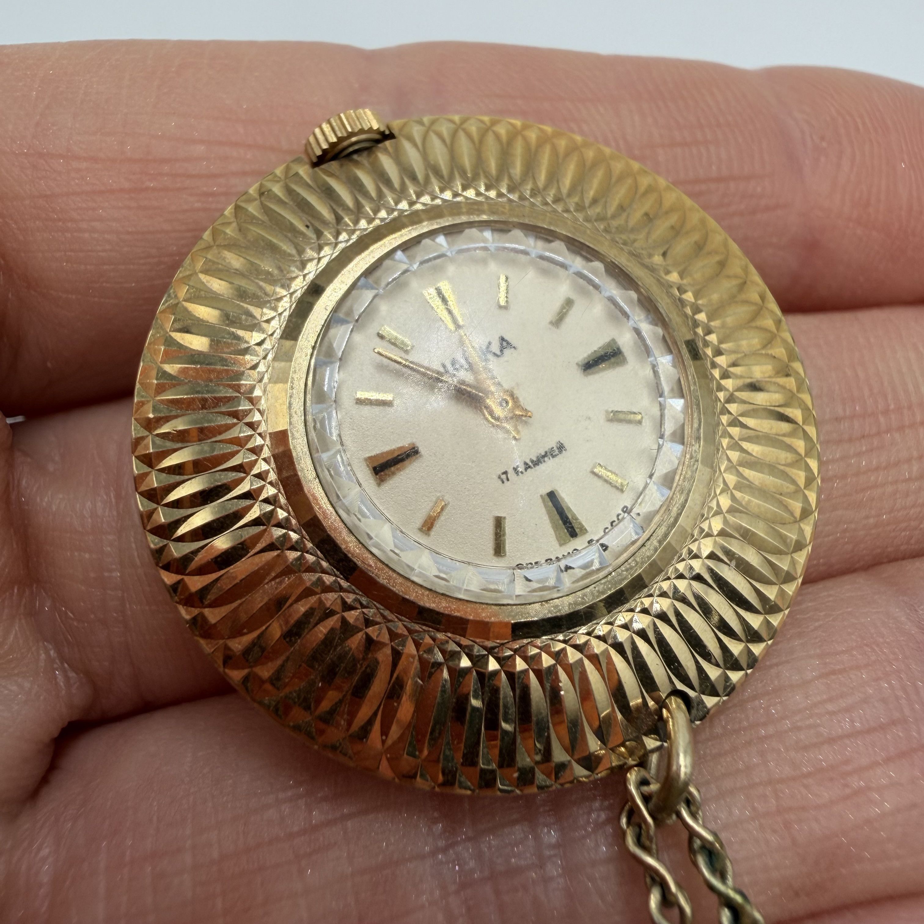 Vintage Vintage Soviet Chaika Pendant Watch AU Gilded 17 Jewels Size ONE SIZE - 9 Thumbnail