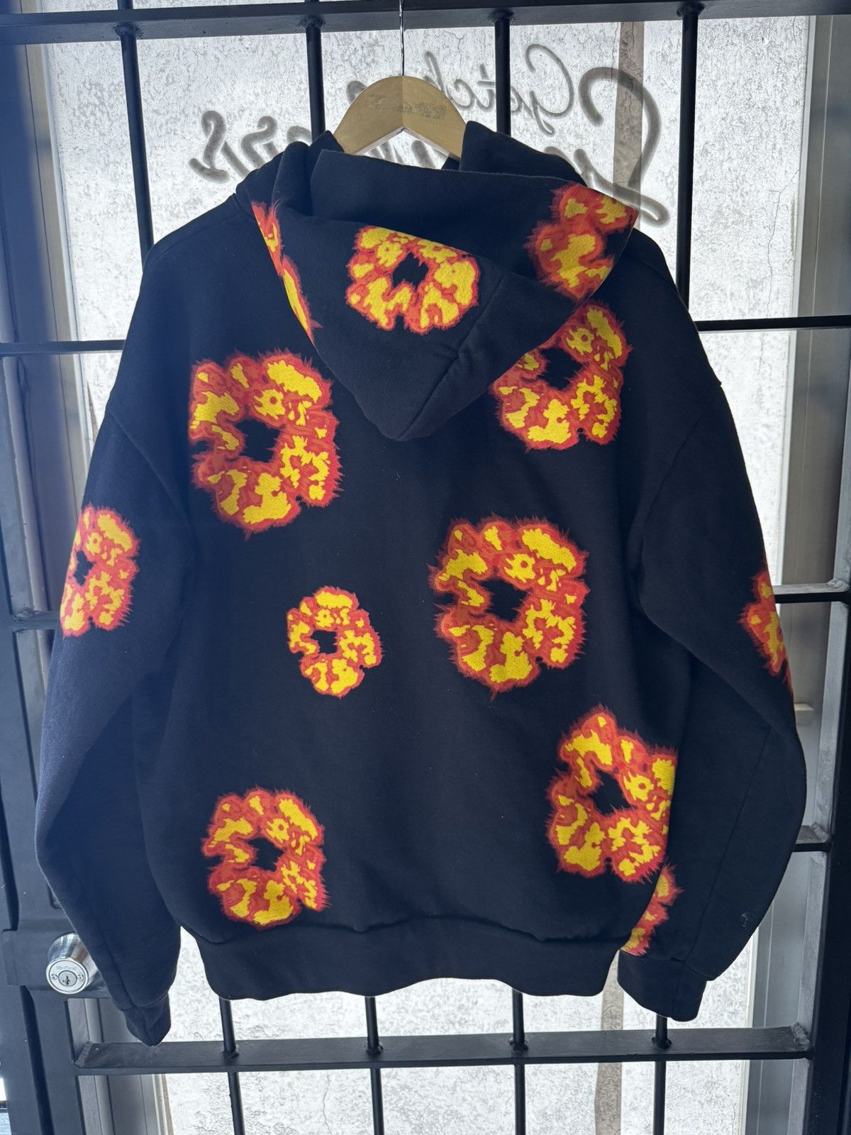 DENIM TEARS DENIM TEARS Offset Cotton Wreath Hoodie Size US XL / EU 56 / 4 - 3 Thumbnail