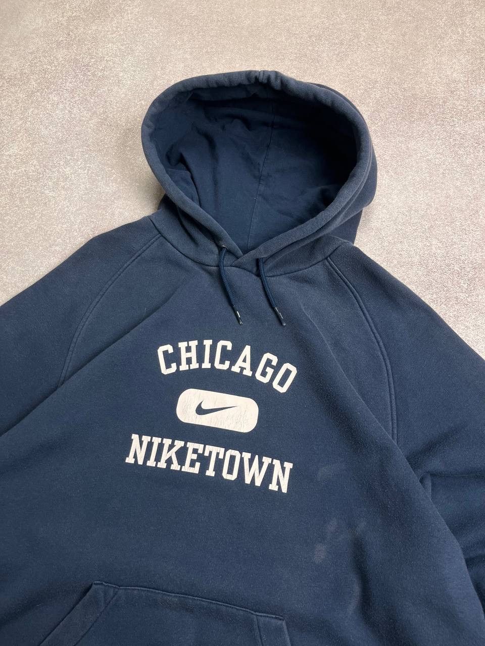 Nike Vintage Nike Swoosh Chicago Niketown Boxy Hoodie XL Size US XL / EU 56 / 4 - 3 Thumbnail