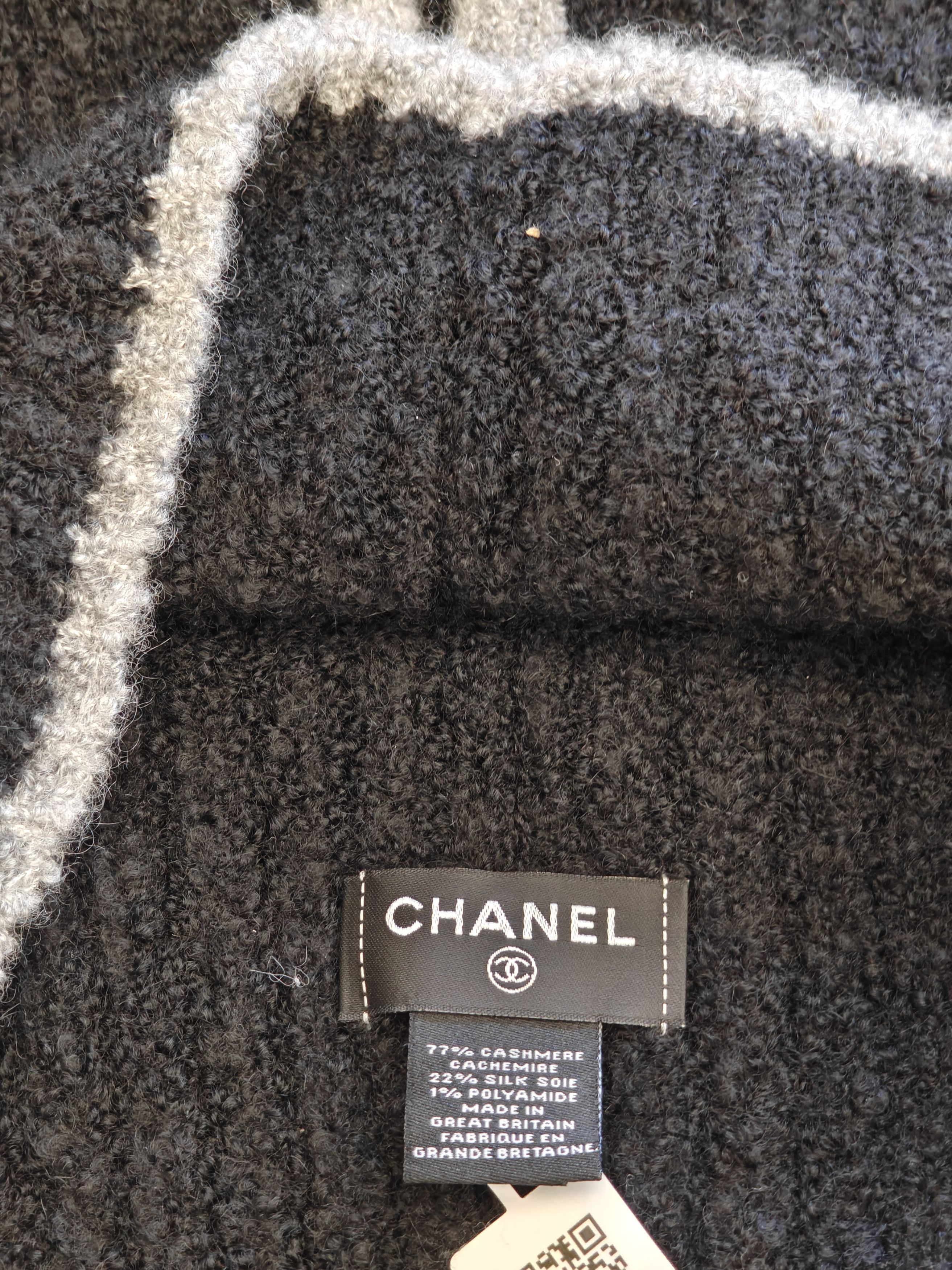 Chanel Chanel Black and grey cold hat Size ONE SIZE - 4 Thumbnail
