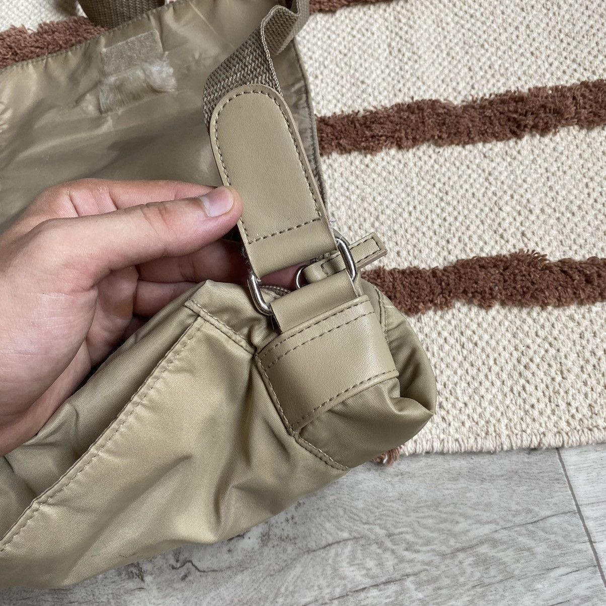 Japanese Brand VINTAGE JAPANESE STYLE NYLON LIKE PRADA METAL CROSSBODY BAG Size ONE SIZE - 7 Thumbnail