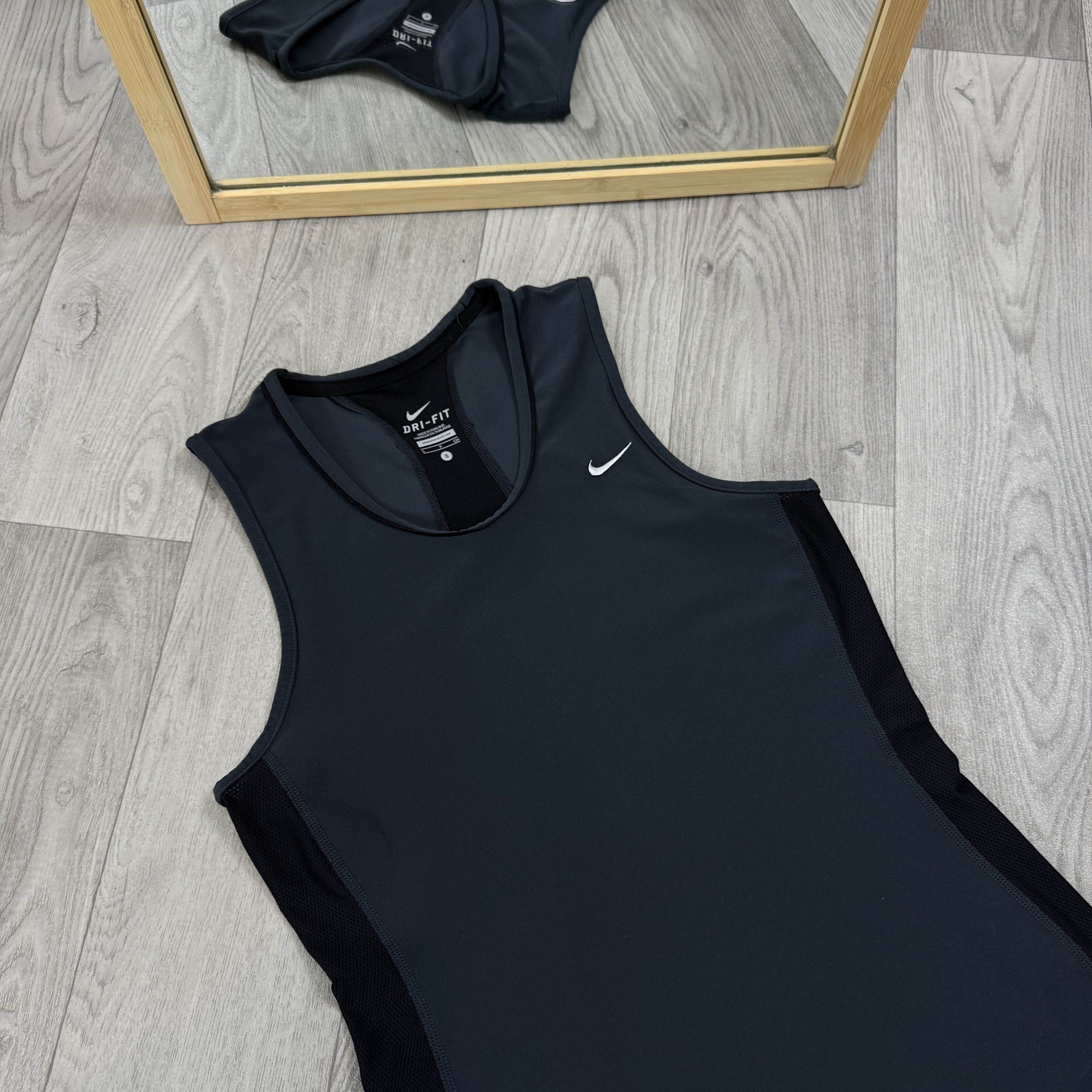 Nike Nike Dri-Fit Women's Black Compression Sleeveless Tank Top Size S / US 4 / IT 40 - 7 Thumbnail