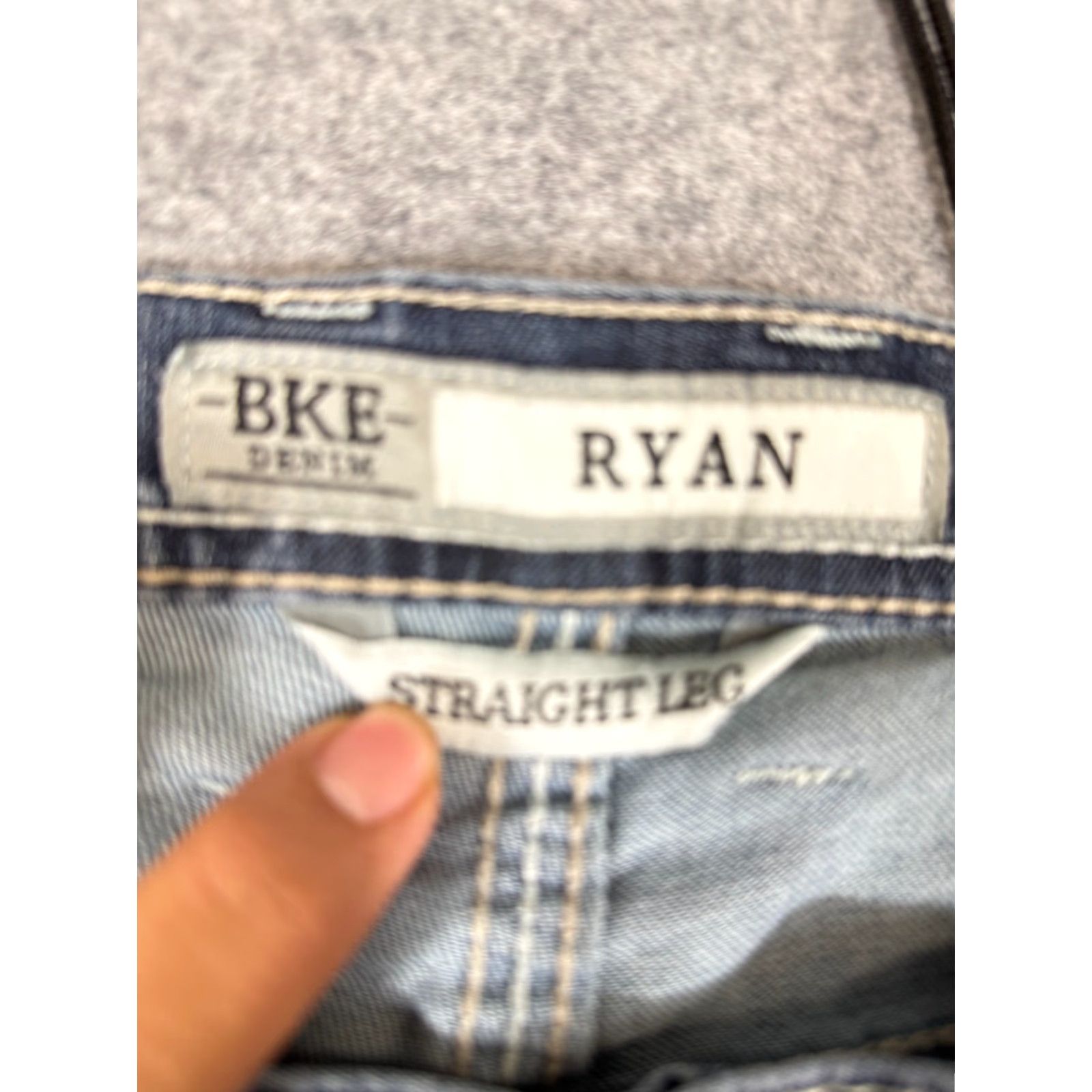 Vintage BKE Buckle Ryan Jeans Mens 34R Blue Denim Straight Leg Mid Wash Preppy Logo Pockets Size US 34 / EU 50 - 7 Thumbnail