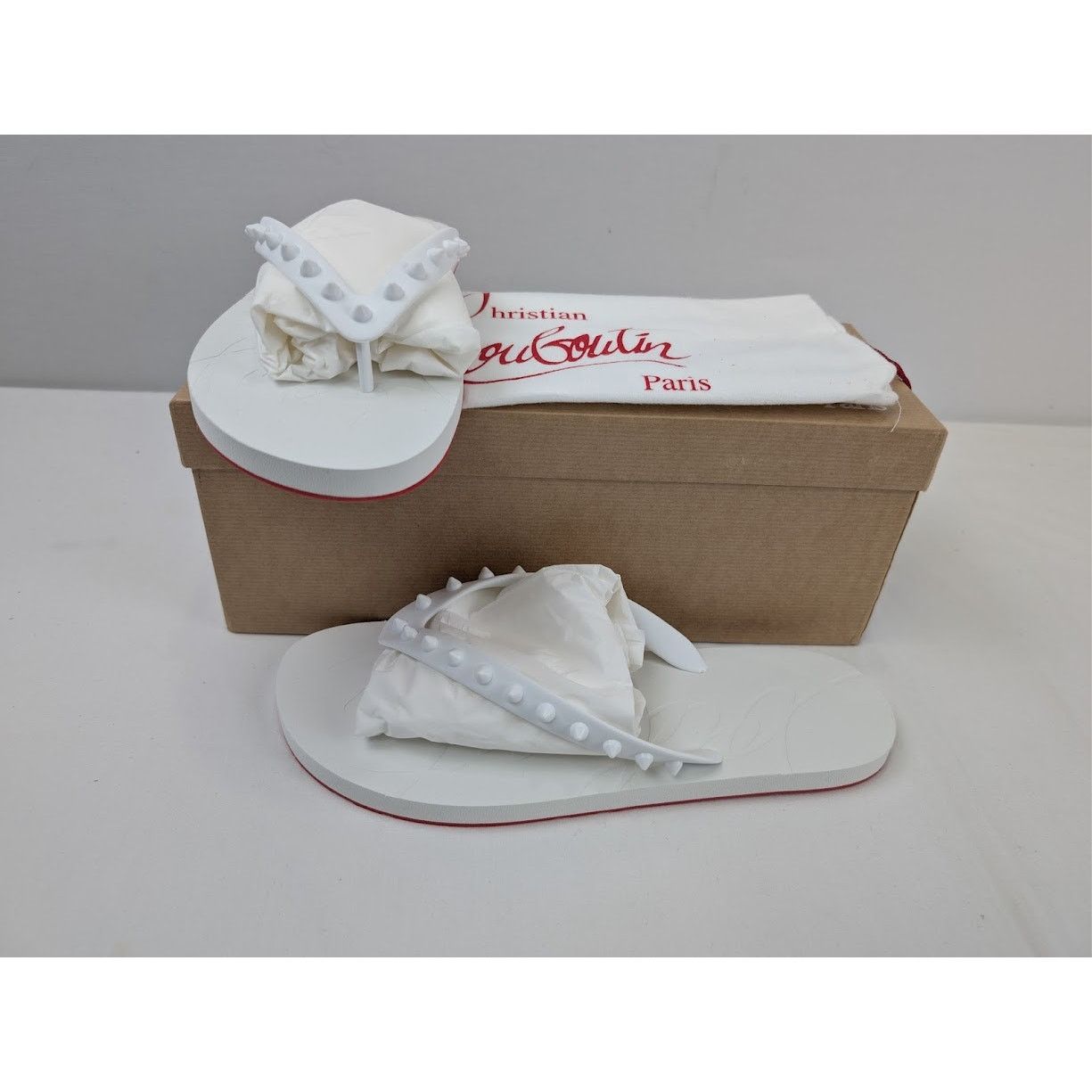 Christian Louboutin o1rshd1 Loubi Flip Flat Slippers in White Size US 10 / EU 43 - 20 Thumbnail