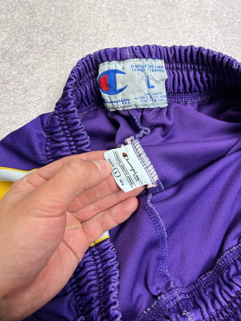 NBA Vintage 90's Champion NBA Lakers Shorts Y2K L Size US 34 / EU 50 - 5 Thumbnail