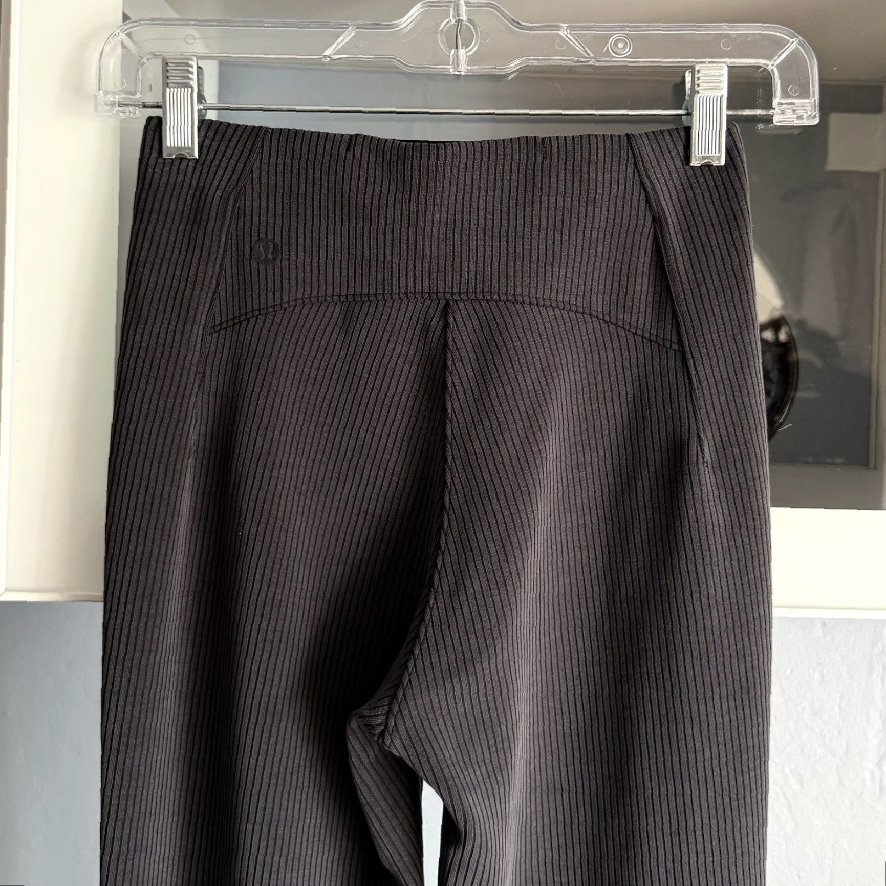 Lululemon Lululemon Ribbed Softstreme Zip-Leg High-Rise Cropped Pant Black Gray Size 2 Women Cropped Pant with Pockets Size 26" / US 2 / IT 38 - 4 Thumbnail