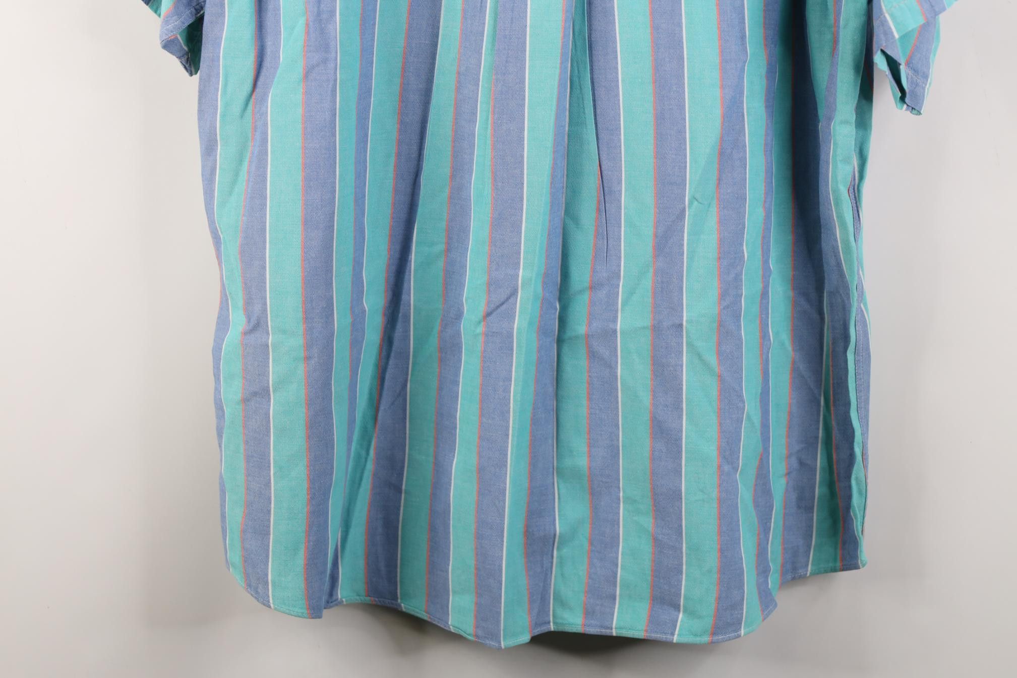 Vintage Vintage 90s Streetwear Short Sleeve Button Down Shirt Size US XL / EU 56 / 4 - 13 Thumbnail