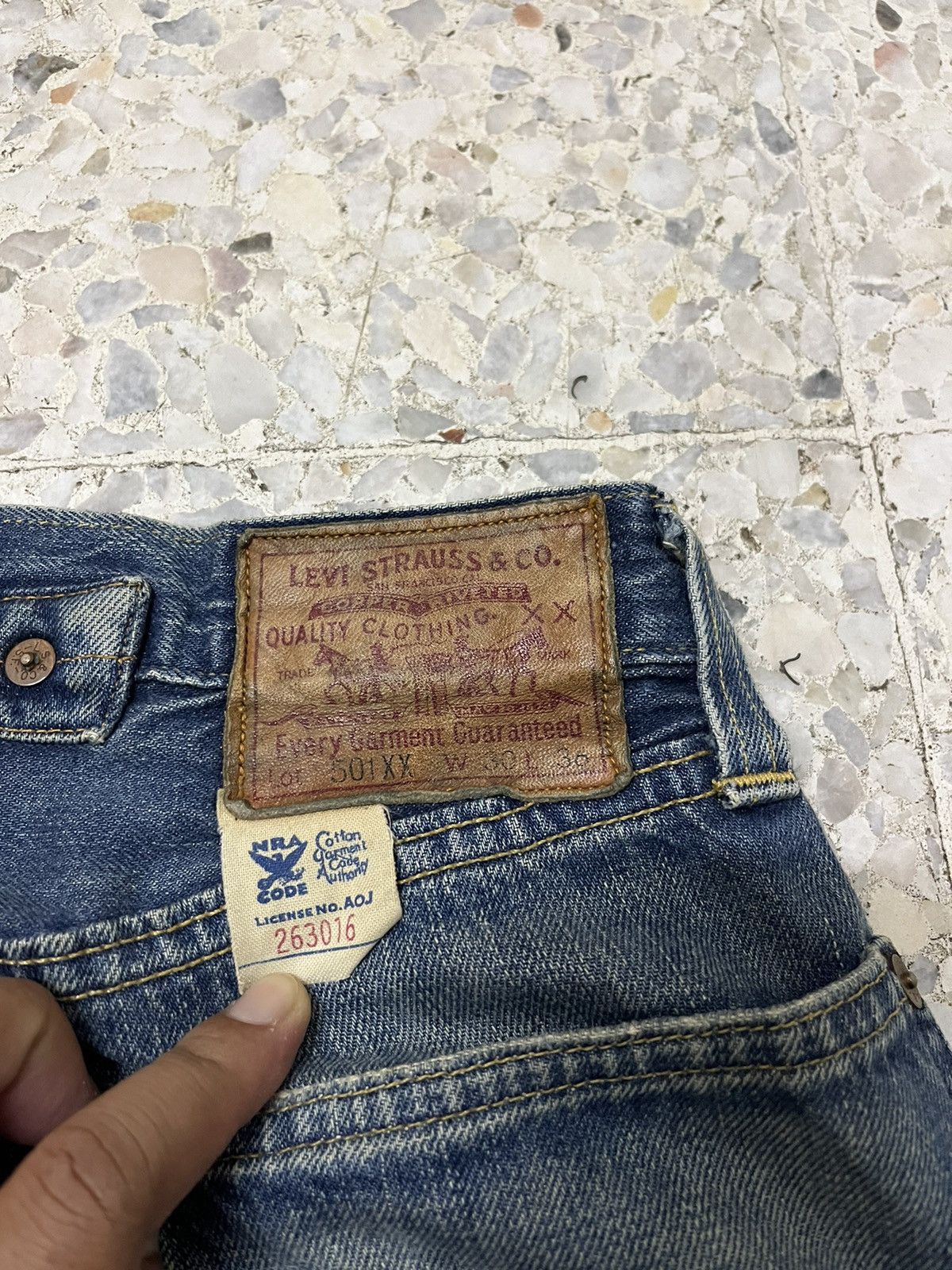 Levi's Vintage Clothing Distress Levi’s 501xx selvedge denim Size US 31 - 6 Thumbnail