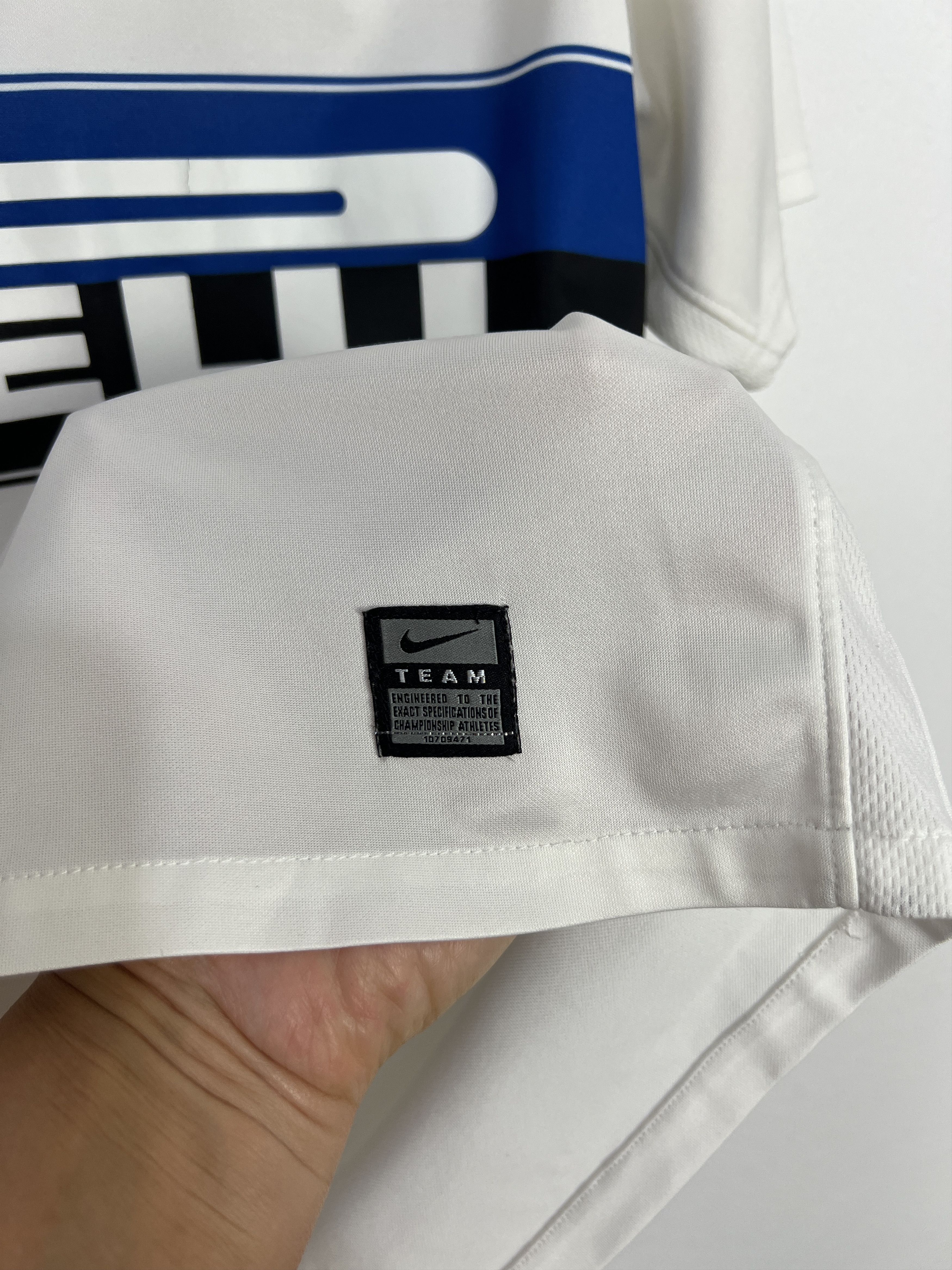 Nike Internazionale Away football shirt 2009 Soccer White Nike Size US M / EU 48-50 / 2 - 4 Thumbnail