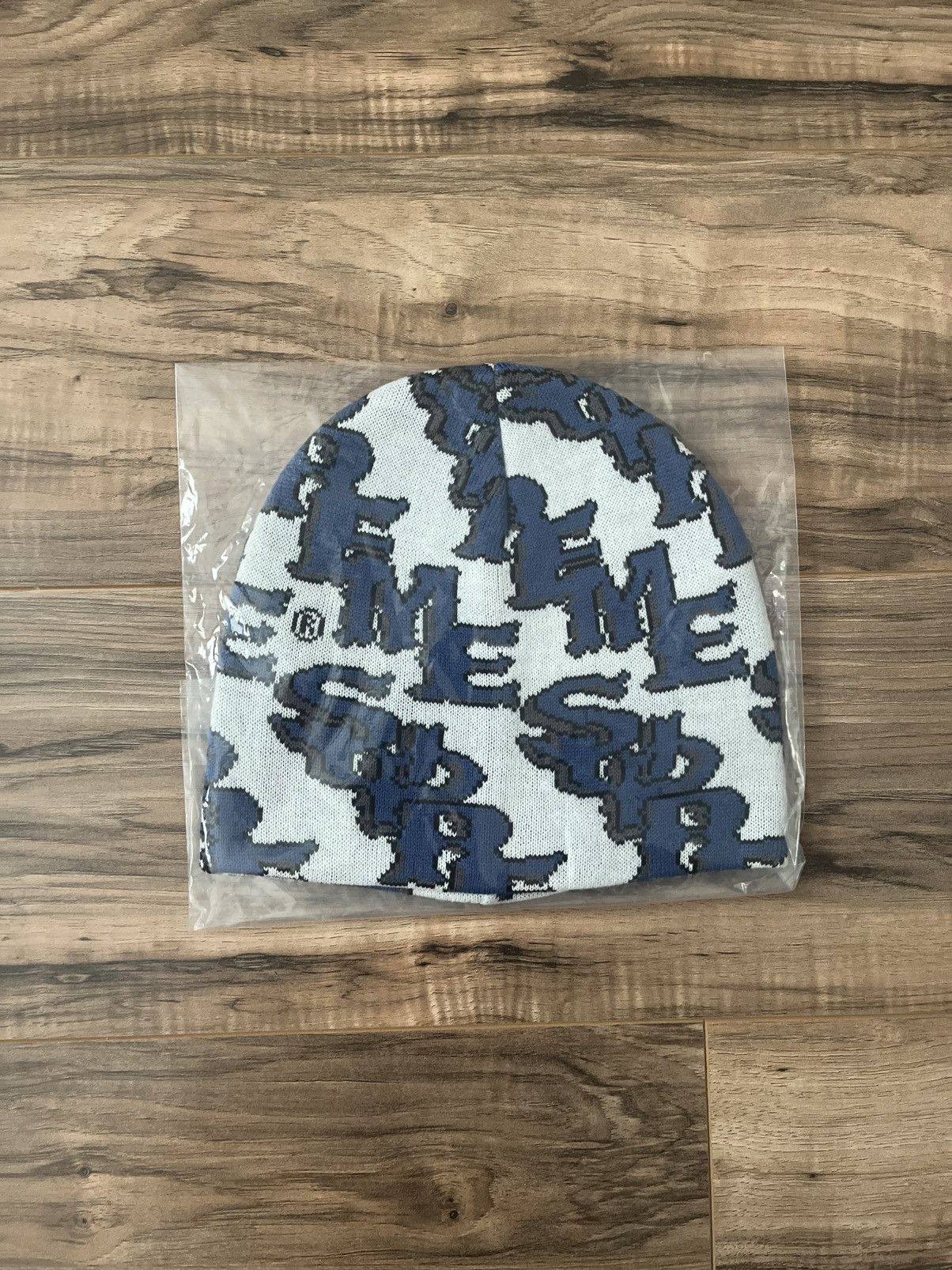 Supreme Supreme Slanted Gothic Outline Beanie Size ONE SIZE - 1 Thumbnail