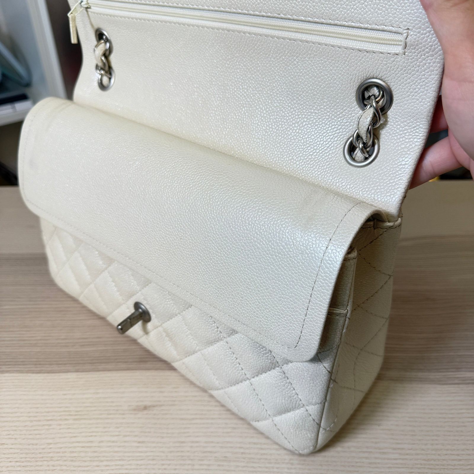 Chanel Chanel Pearly Caviar Quilted Jumbo Double Flap Dark White Size ONE SIZE - 11 Thumbnail