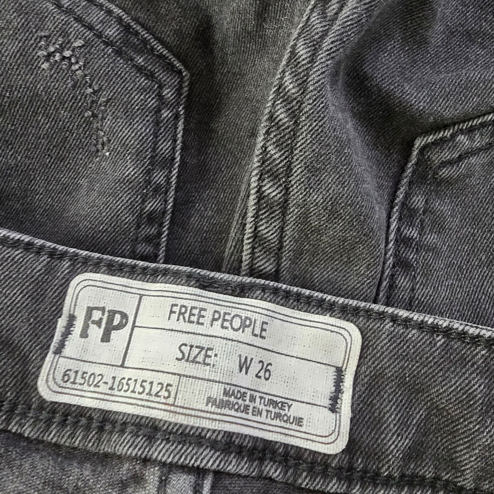 Free People Free People 26 x 26 Black wash Ripped Cuffed Skinny Jeans Size 26" / US 2 / IT 38 - 9 Thumbnail
