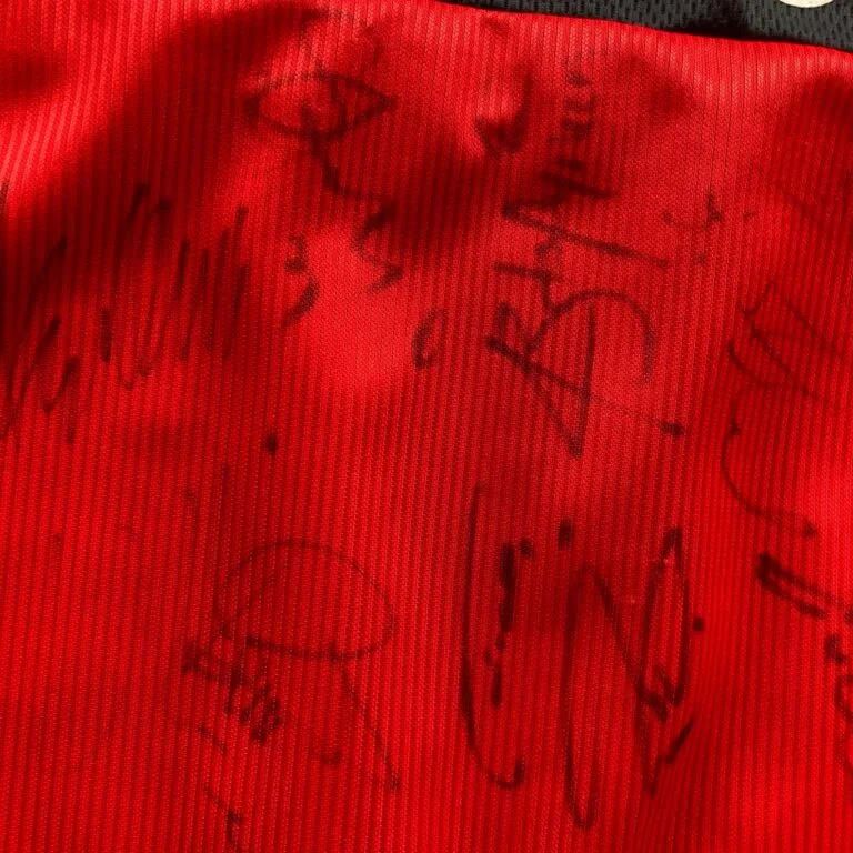 Other SIGNED Hannover 2002-03 Uhlsport home football jersey size M Size US M / EU 48-50 / 2 - 10 Thumbnail
