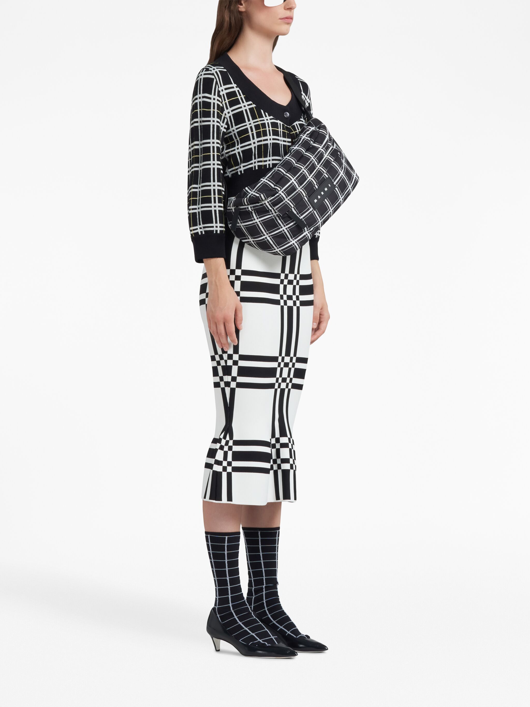 Marni o1w1db10125 Cardigan in Black & White Size XL / US 12-14 / IT 48-50 - 2 Thumbnail