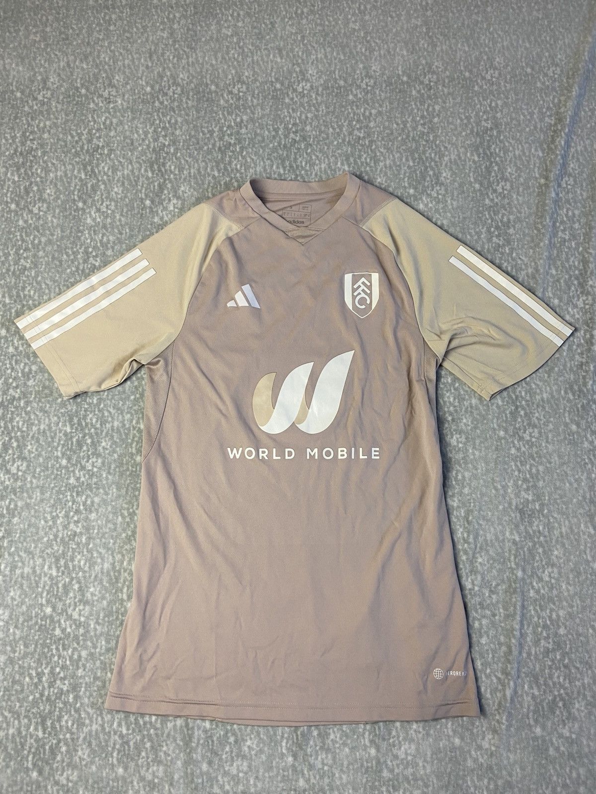 Adidas Adidas 2022-23 Fulham FC Training Shirt jersey Size US S / EU 44-46 / 1 - 1 Thumbnail