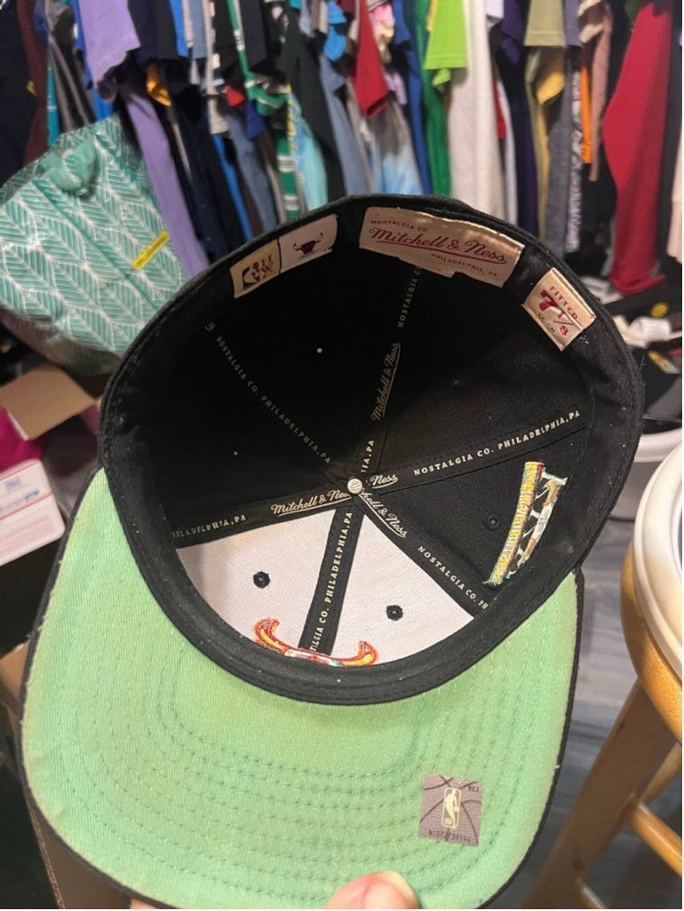 Mitchell & Ness Chicago Bulls 1998 Fitted Hat Black/Green Size 7 1/8 Size 30 - 7 Thumbnail