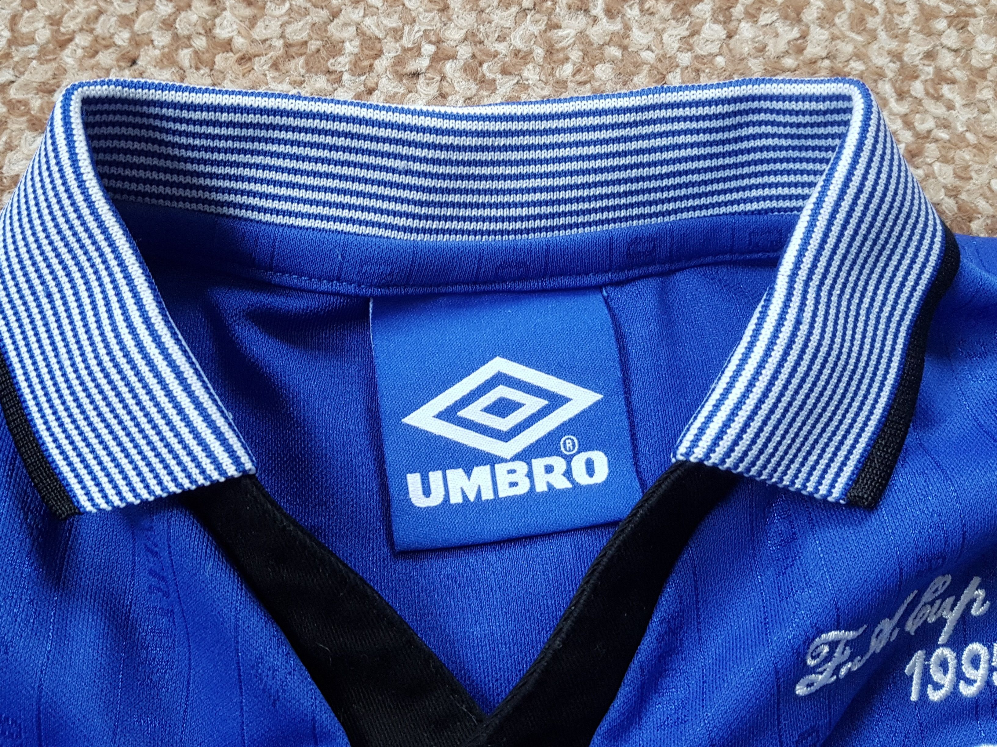 Umbro Vintage Umbro Everton 1995 Retro Football Soccer Jersey NEC Size US S / EU 44-46 / 1 - 10 Thumbnail