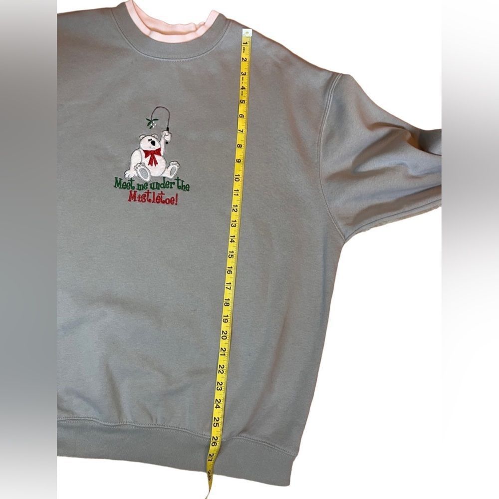 Vintage Vintage MCCC Sportswear gray XL mistletoe bear Christmas swe Size XL / US 12-14 / IT 48-50 - 8 Thumbnail